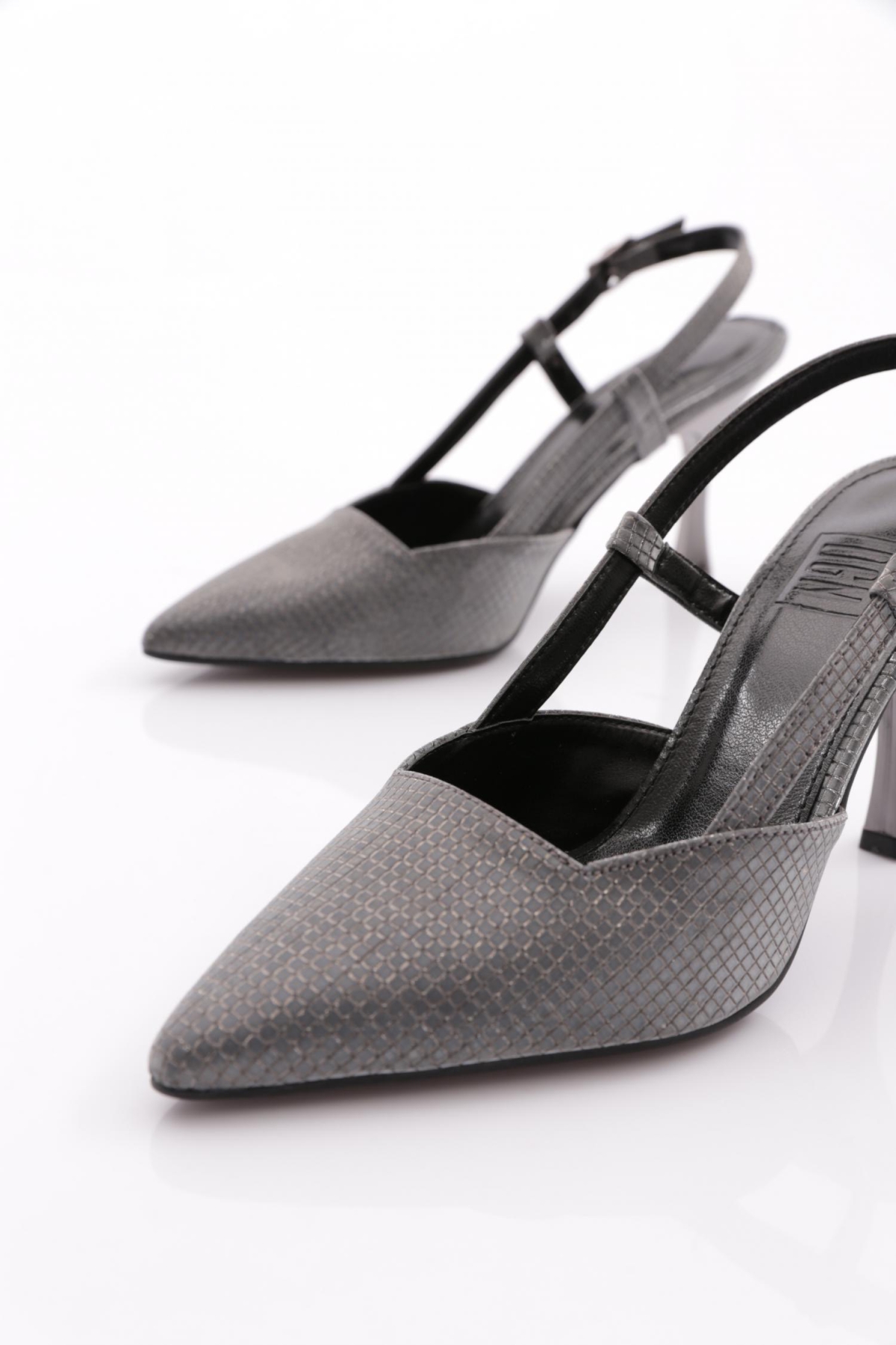 1011 Kadin Arkadan Bağlamali Topuklu Ayakkabi - Görsel 5