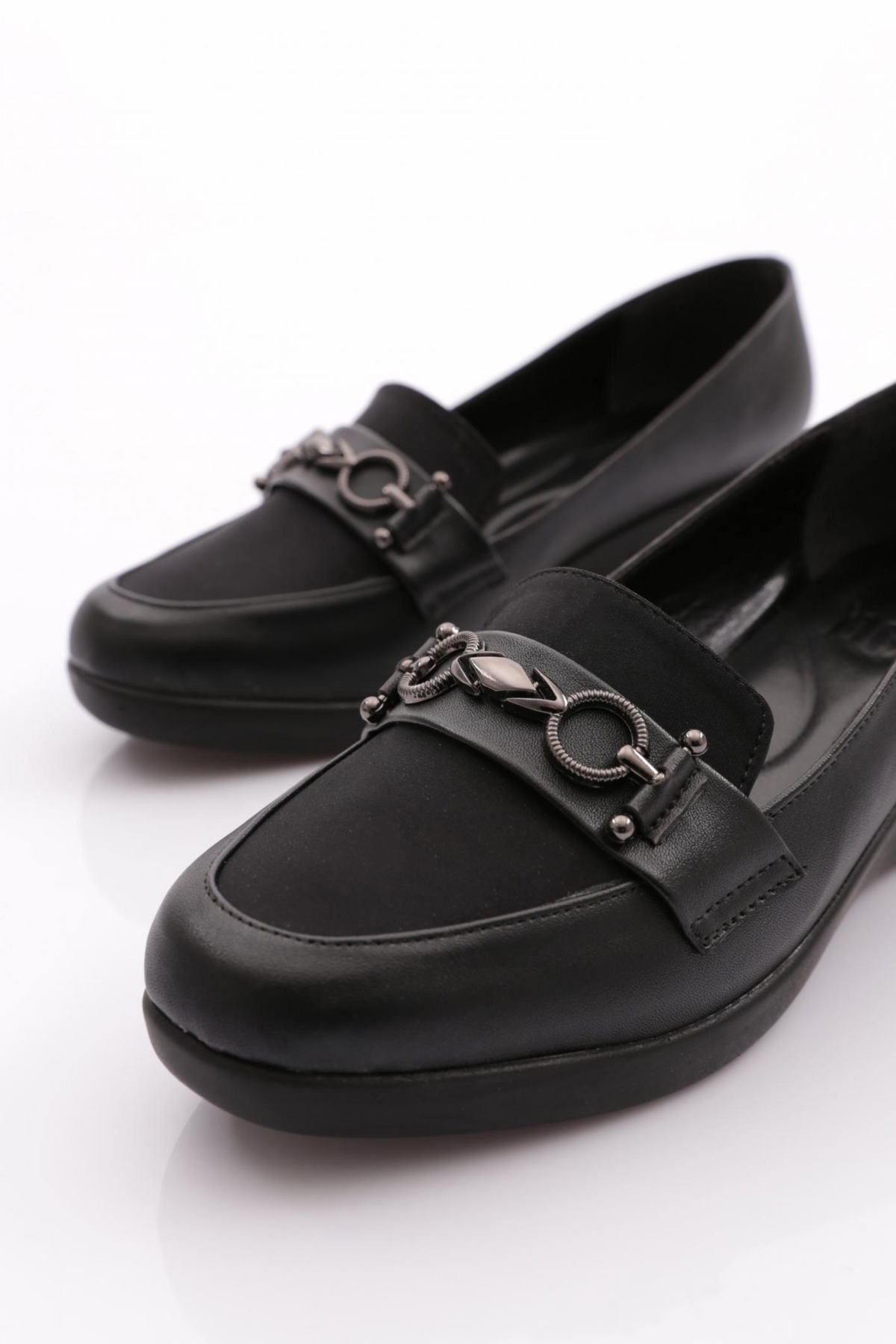 Dgn Dgn Siyah 23072 Kadin Önü Metal Aksesuarli Dolgu Topuklu Ayakkabi Casual Ayakkabı | Flo Siyah - 5. görsel