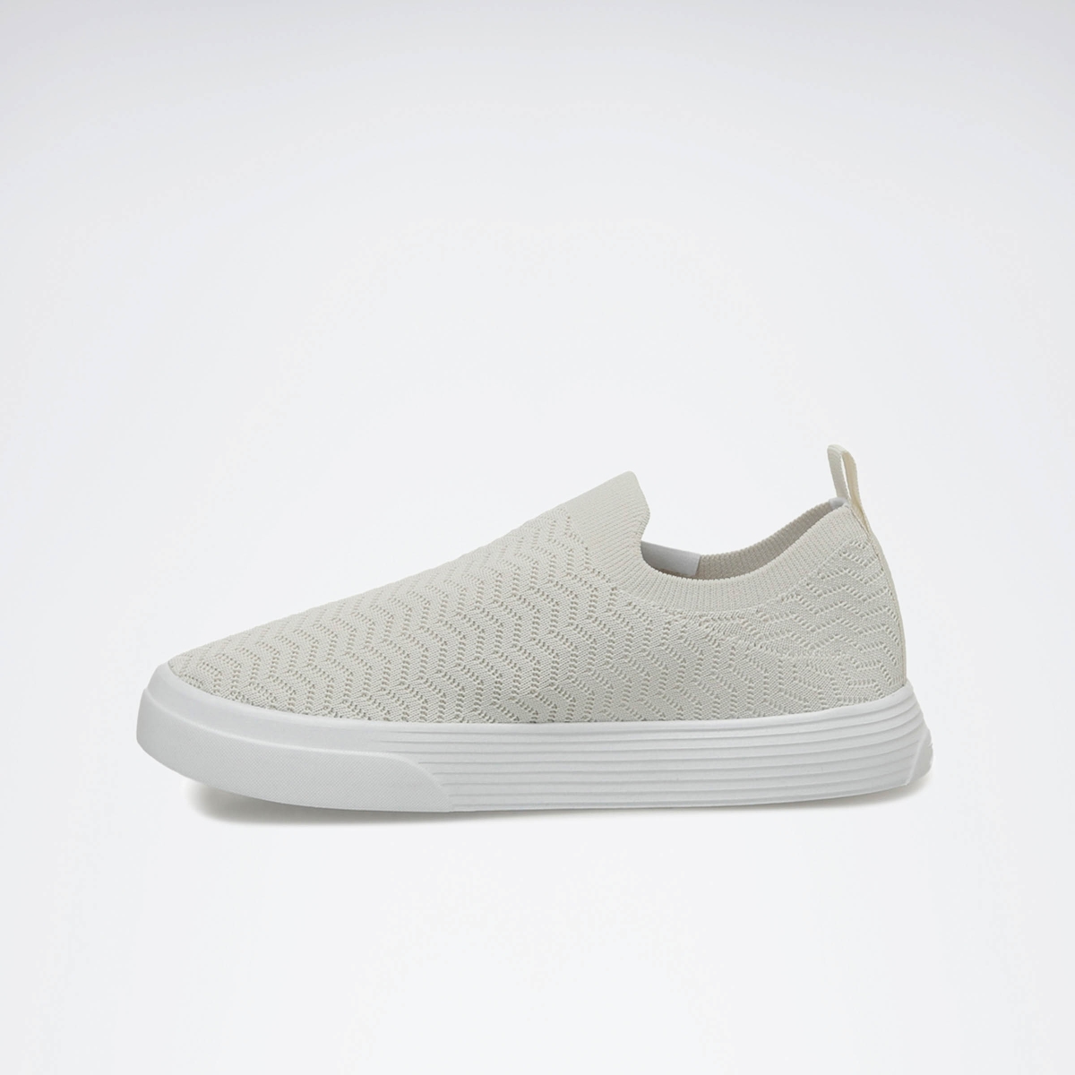 onlux-slip-on-beyaz-kadin-yuruyus-ayakkabisi