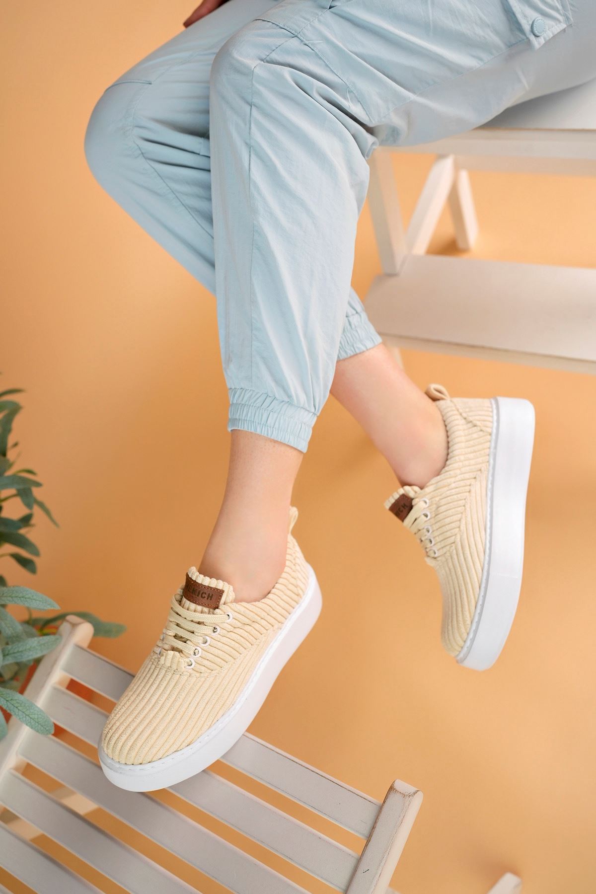 CH173 KBT Velluto Kadın Ayakkabı BEJ - Görsel 4