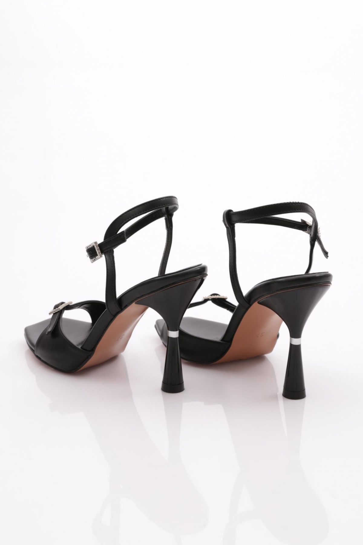 68-1 Kadin Bilekten Bağlamali Topuklu Ayakkabi - Görsel 4