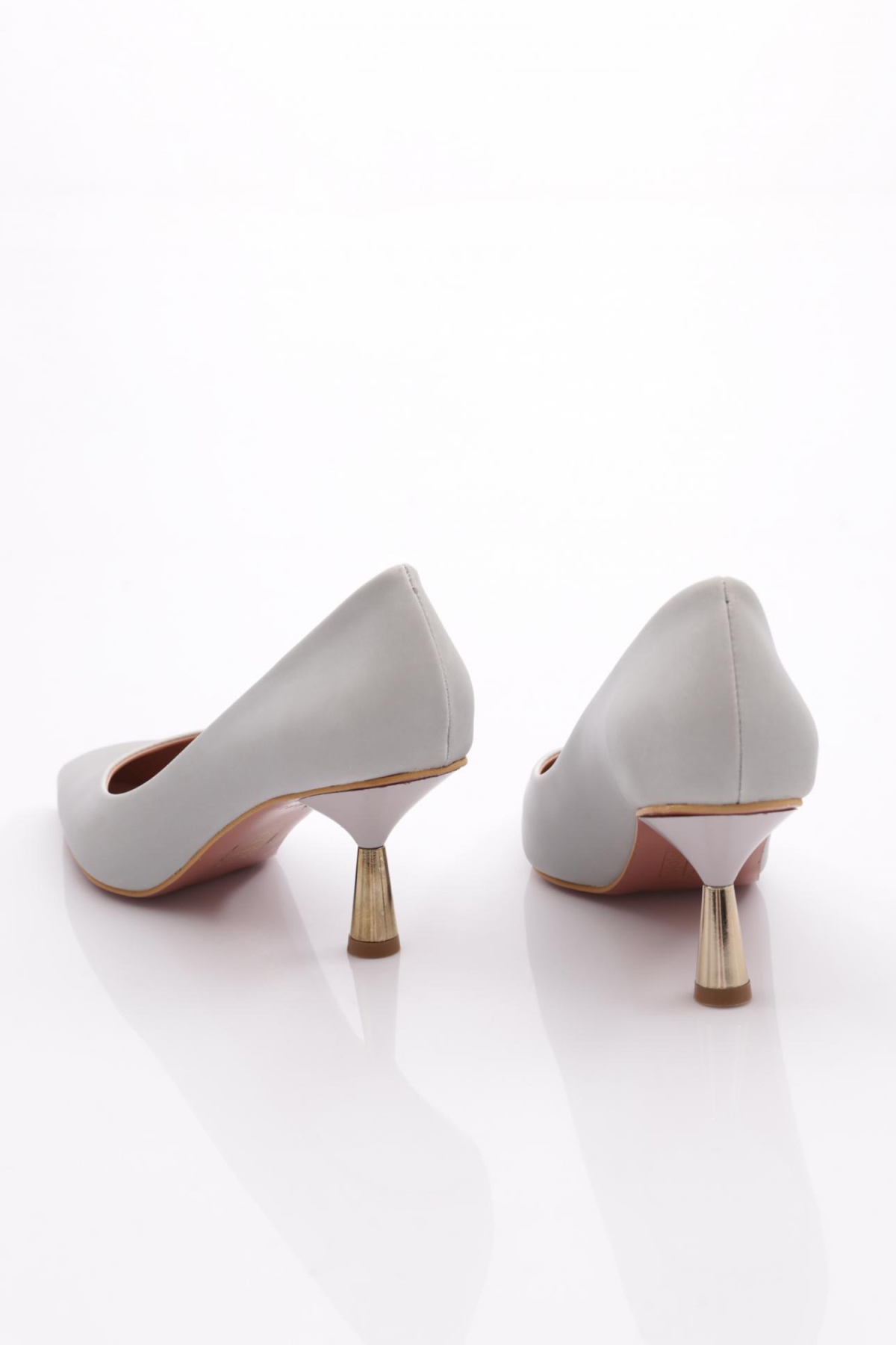 340-1 Kadin Sivri Burun Parmak Dekolteli Topuklu Ayakkabi - Görsel 4