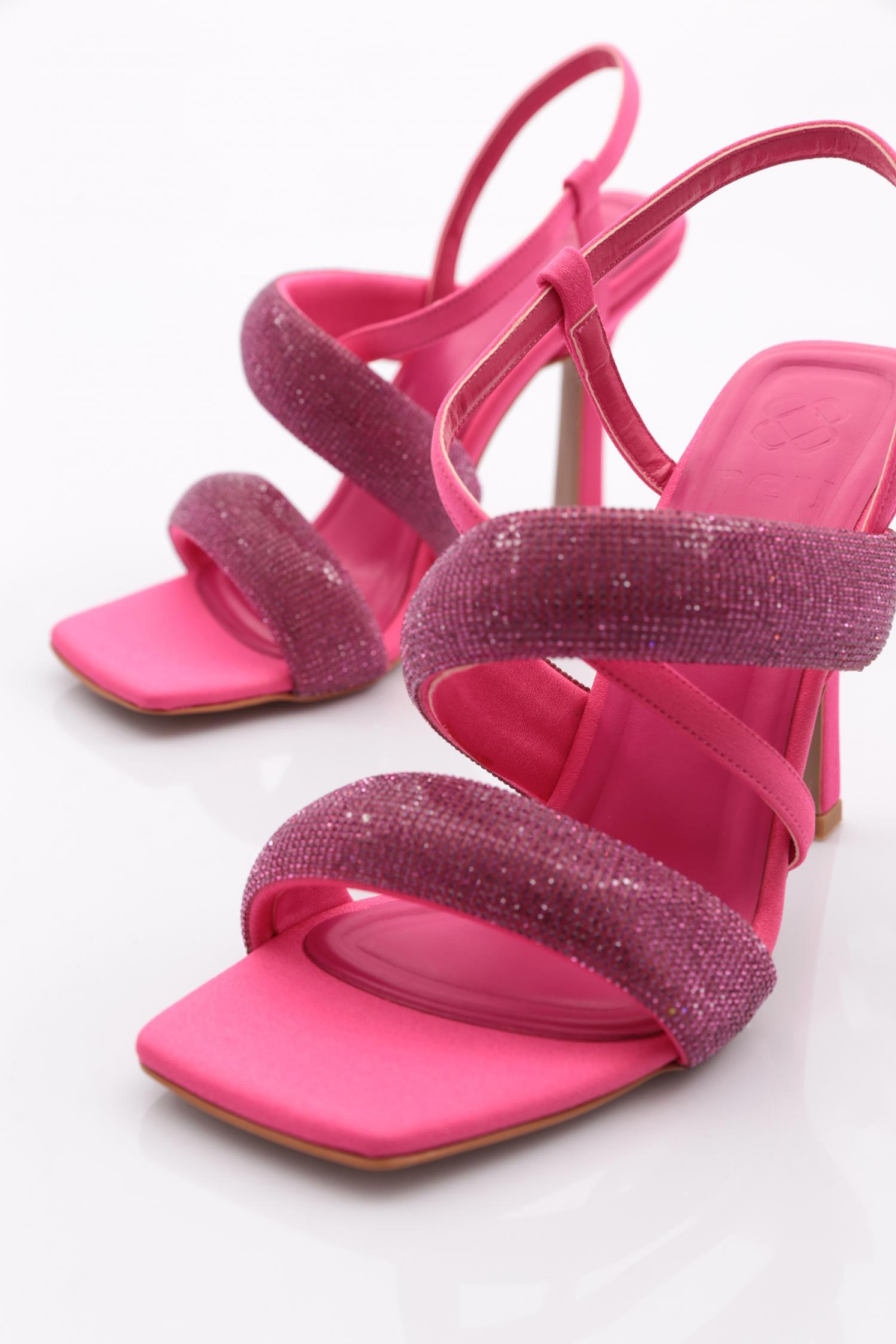 2032 Kadin Sirali Kalin Sirali Ve Çapraz Bantli Silver Taşli Topuklu Sandalet - Görsel 5