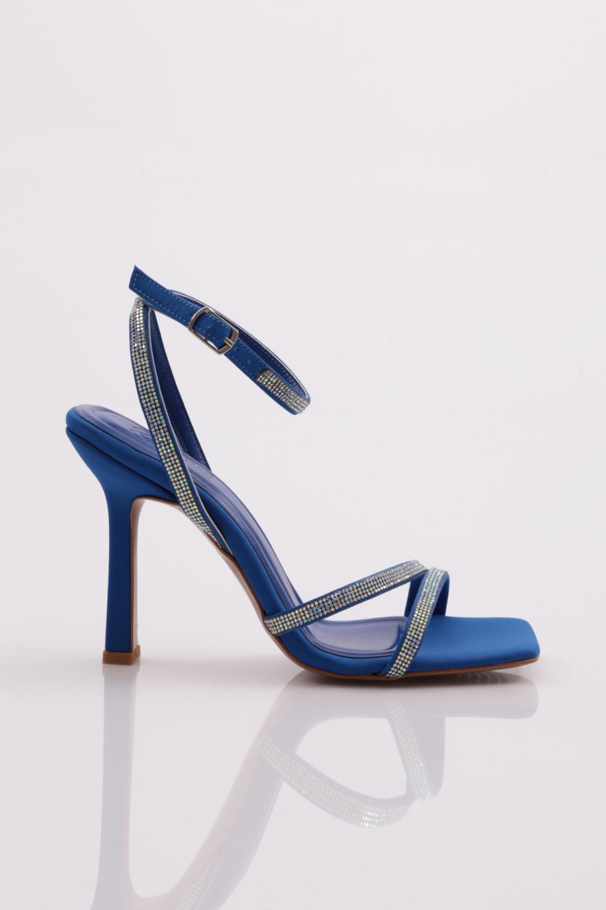 2026 Kadin Silver Taşli Bilekten Kemer Bağlamali Topuklu Sandalet - Görsel 2