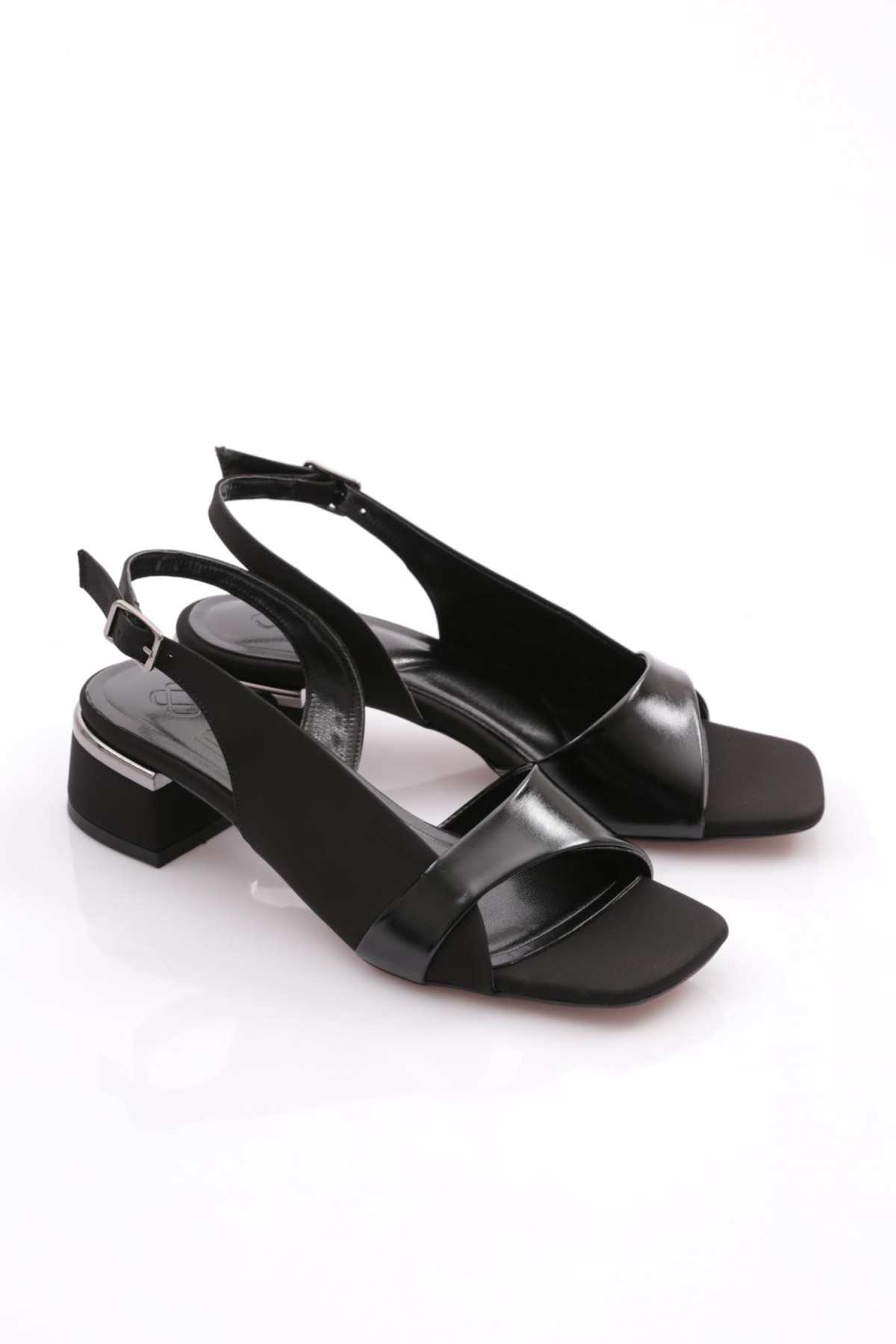 104 Kadin Şeritli Kisa Topuklu Ayakkabi - Görsel 3