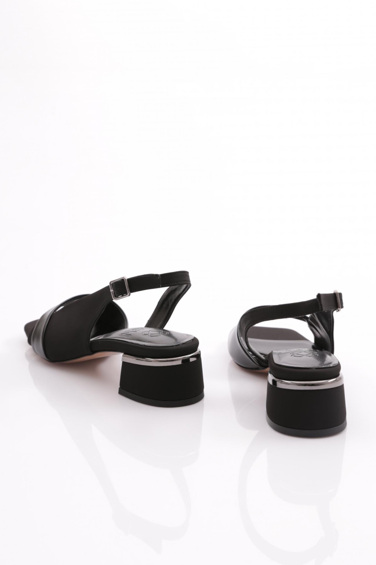 104 Kadin Şeritli Kisa Topuklu Ayakkabi - Görsel 4