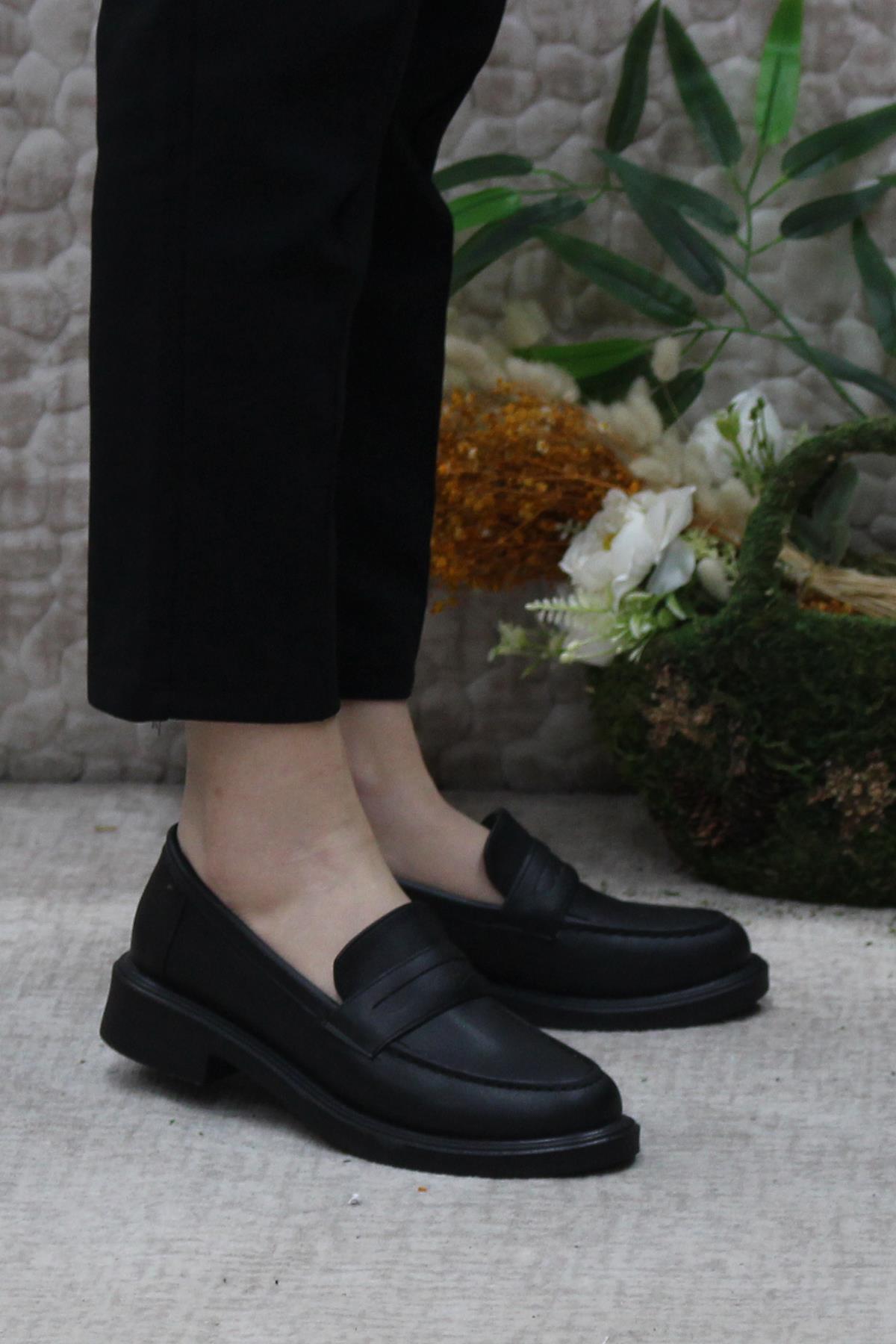 85120 Siyah Cilt Toka Detaylı Rahat Loafer Kadın Ayakkabı - Görsel 2