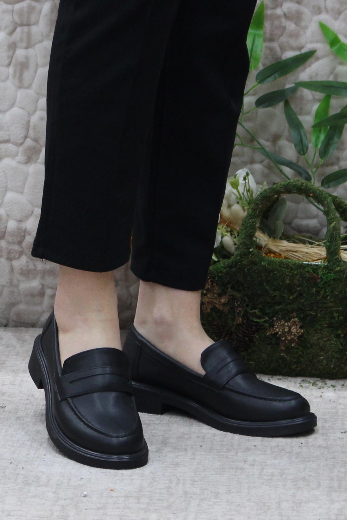 85120 Siyah Cilt Toka Detaylı Rahat Loafer Kadın Ayakkabı - Görsel 3