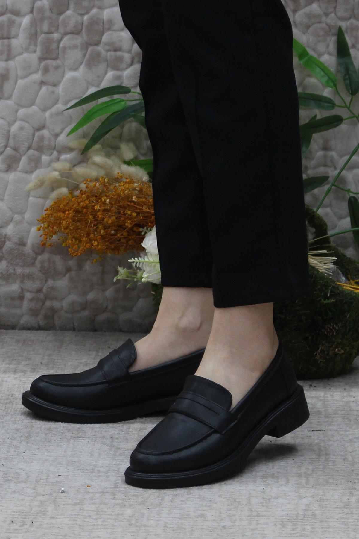 85120 Siyah Cilt Toka Detaylı Rahat Loafer Kadın Ayakkabı - Görsel 4