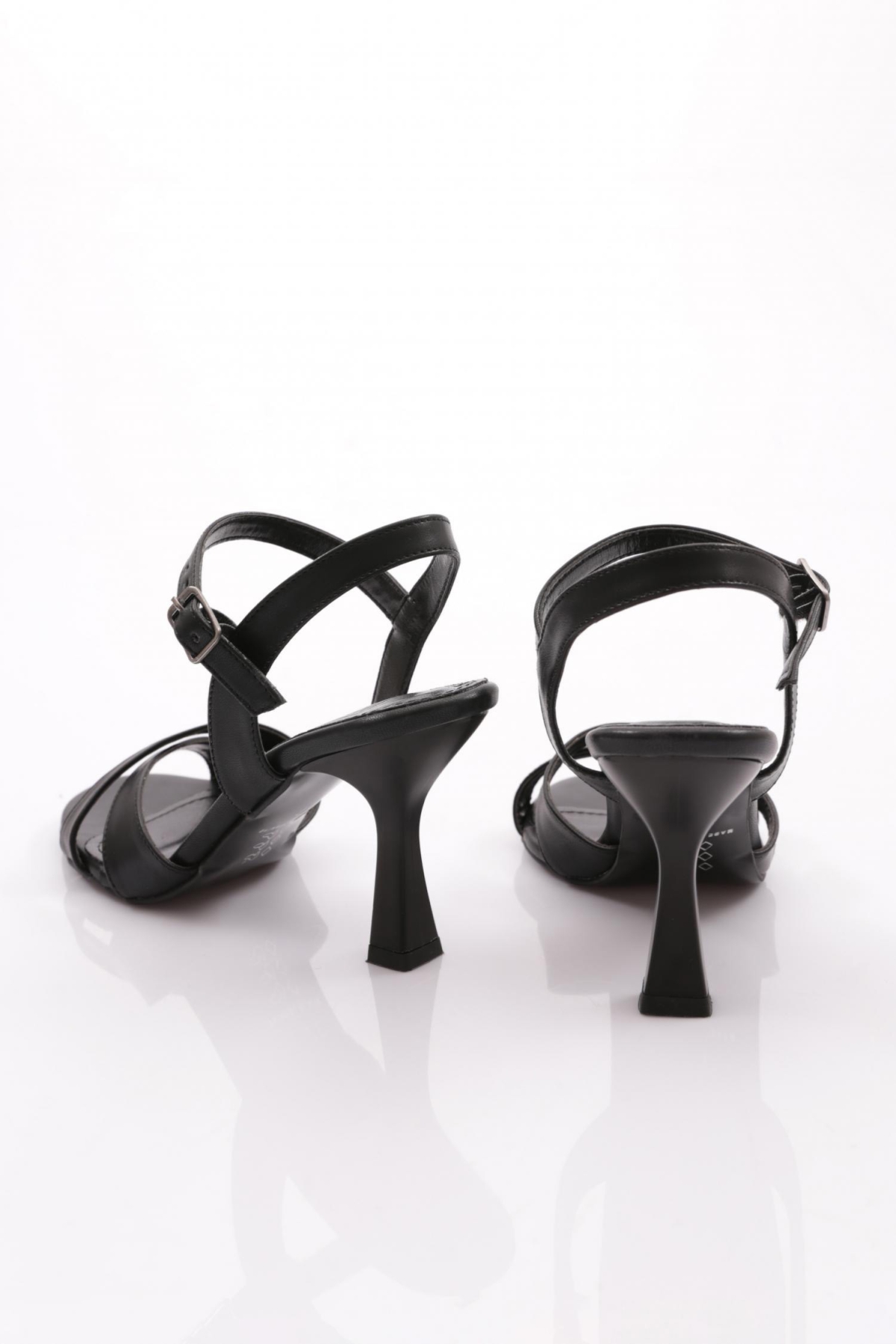 921 Kadin Çapraz Şeritli Topuklu Ayakkabi - Görsel 4