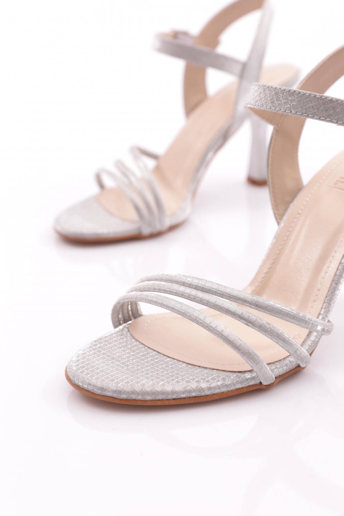 913 Kadin Şeritli Topuklu Ayakkabi - Görsel 5
