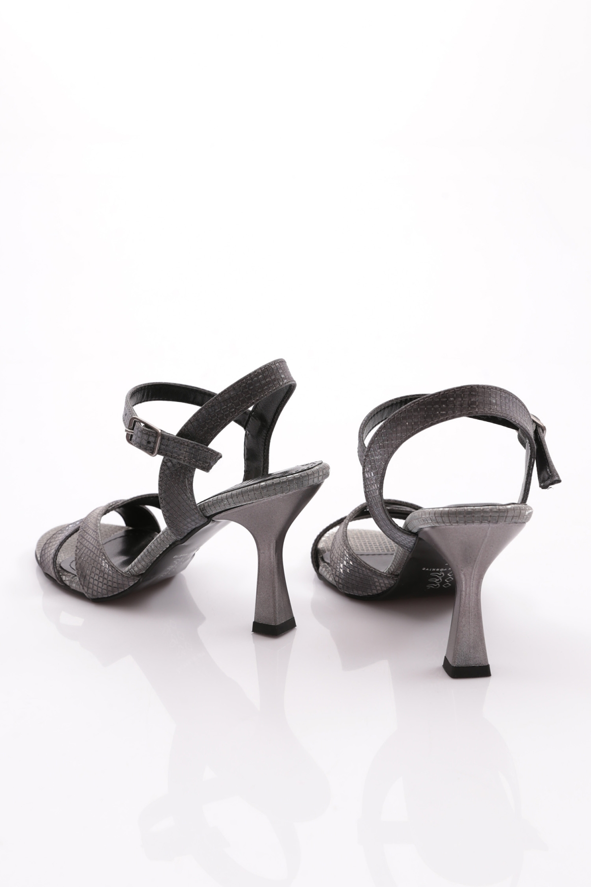 910 Kadin Bilekten Bağlamali Topuklu Ayakkabi - Görsel 4