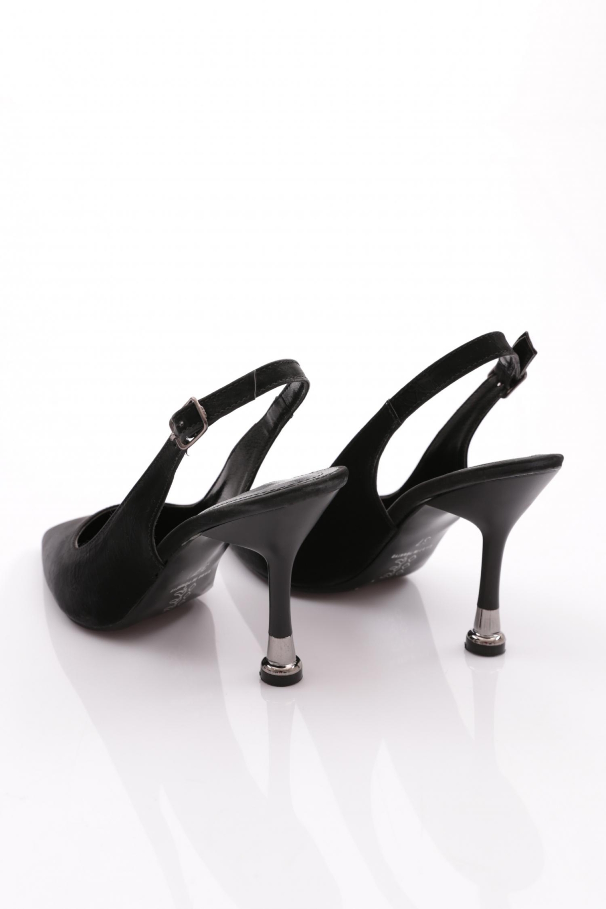 1050 Kadin Arkasi Açik Topuklu Ayakkabi - Görsel 4