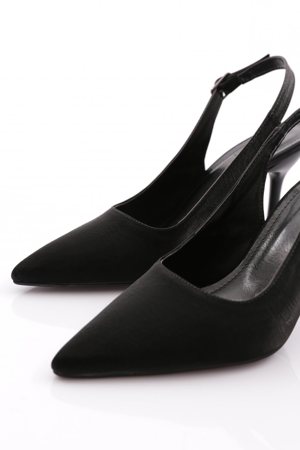 1050 Kadin Arkasi Açik Topuklu Ayakkabi - Görsel 5