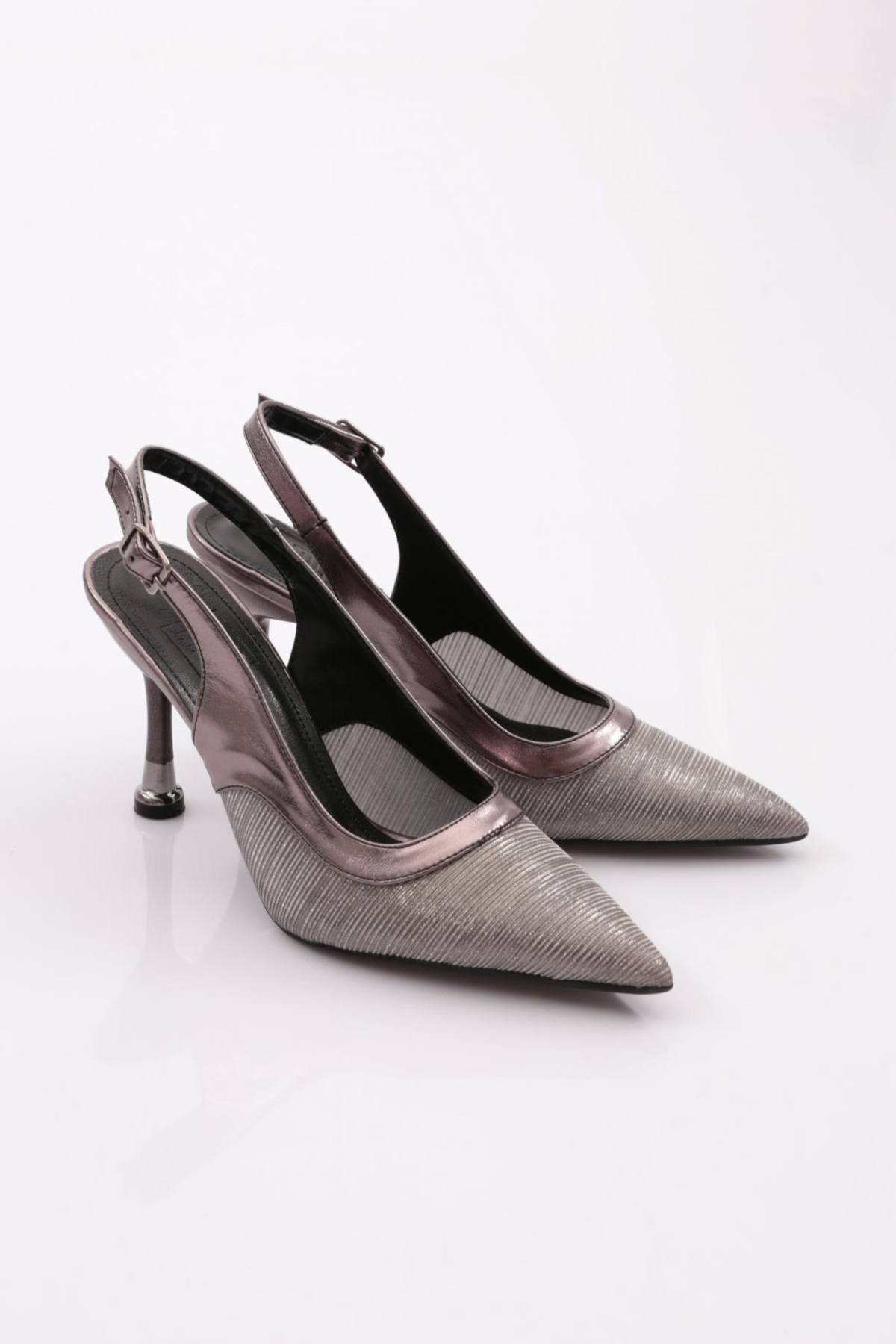 1031 Kadin Arkasi Açik Topuklu Ayakkabi - Görsel 3