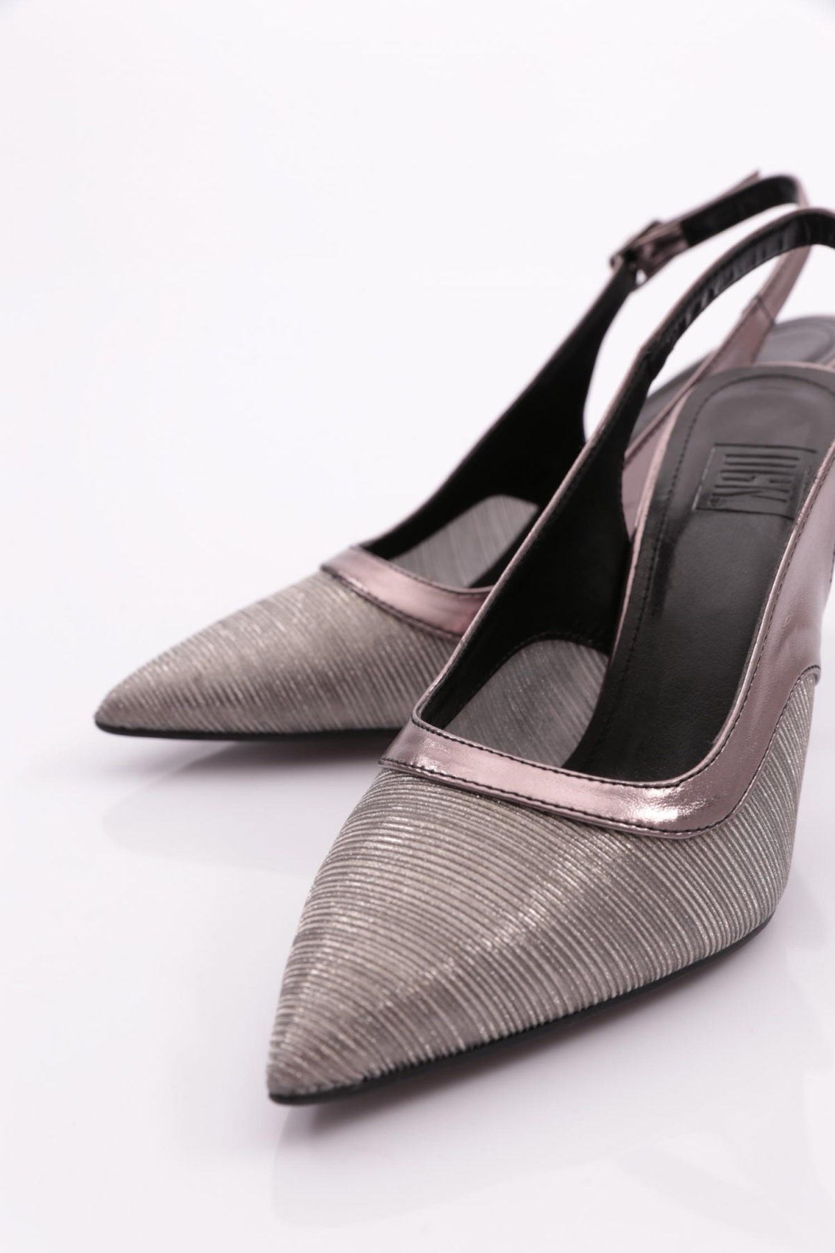 1031 Kadin Arkasi Açik Topuklu Ayakkabi - Görsel 5