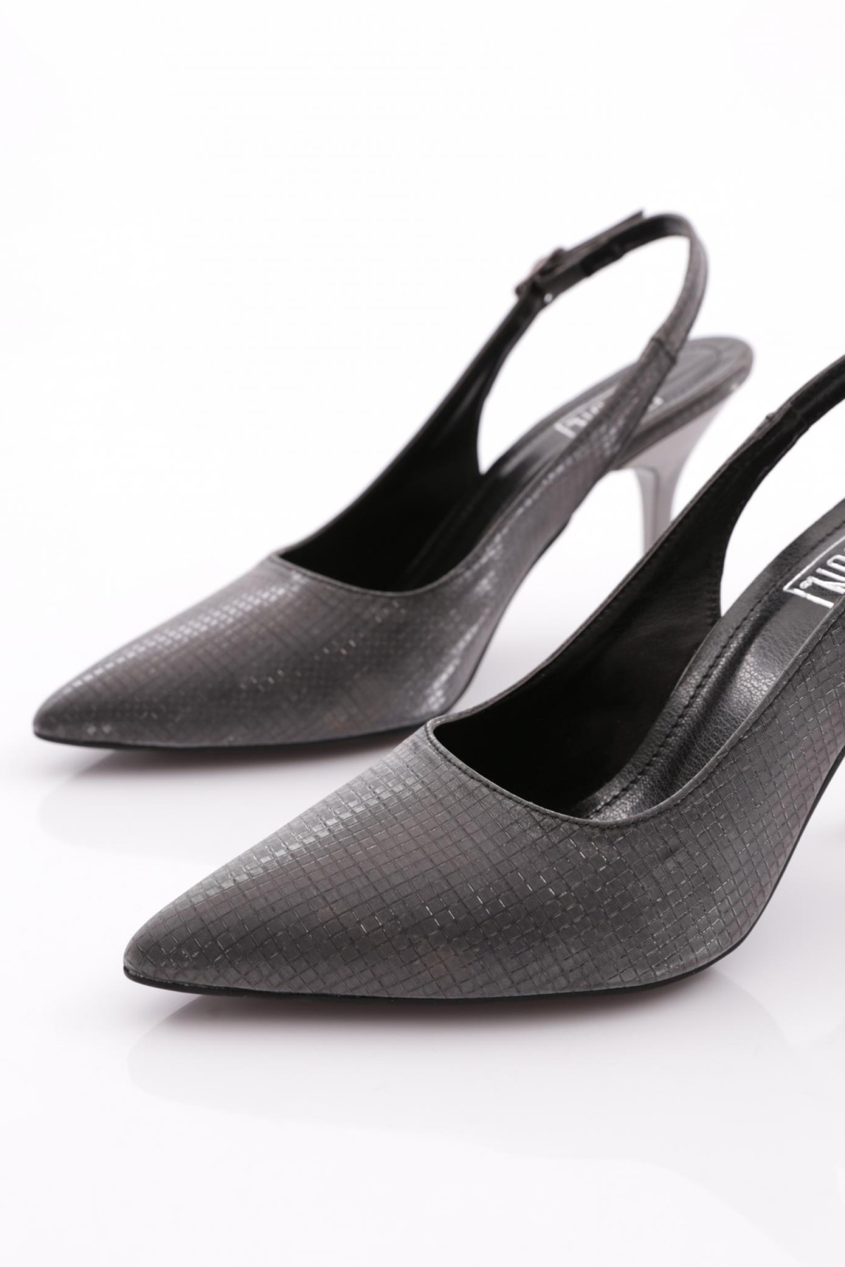 1010 Kadin Sivri Burun Arkasi Açik Topuklu Ayakkabi - Görsel 5