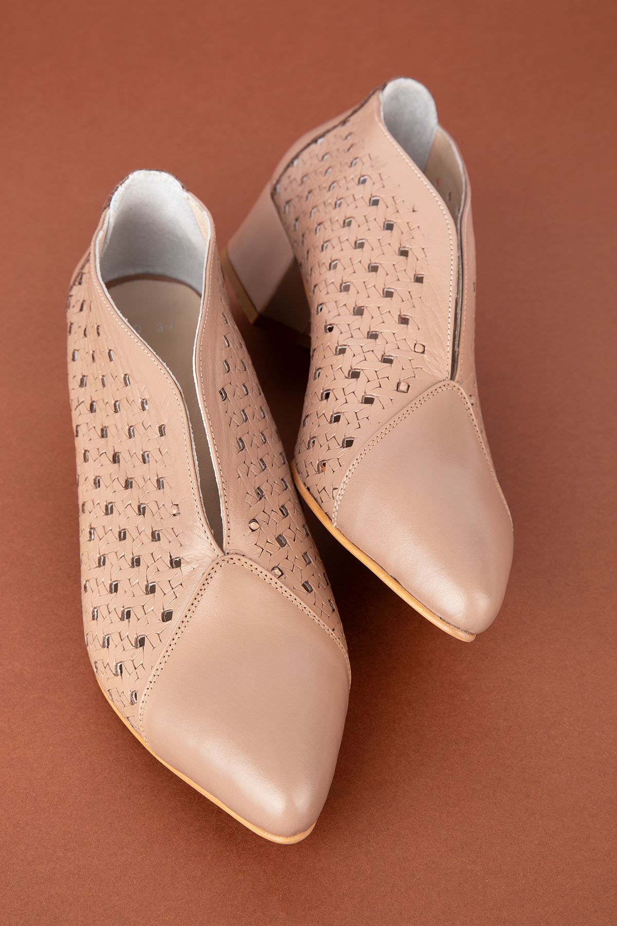 Gondol Hakiki Deri Lazer Kesim Şık Kısa Topuklu Ayakkabı şhn.860 - Görsel 2