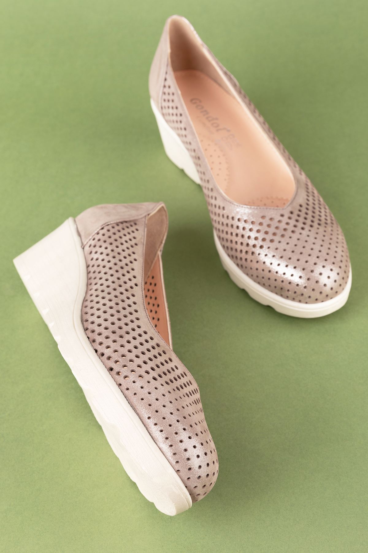 Gondol Kadın Hakiki Deri Dolgu Topuk Rahat Şık Anne Ayakkabısı ell.6596 - Görsel 6