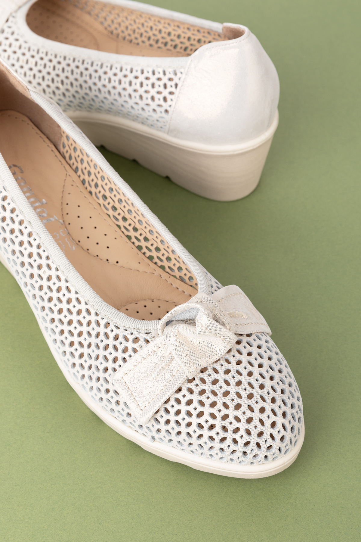 Gondol Kadın Hakiki Deri Dolgu Topuk Rahat Şık Anne Ayakkabısı ell.6189 - Görsel 3