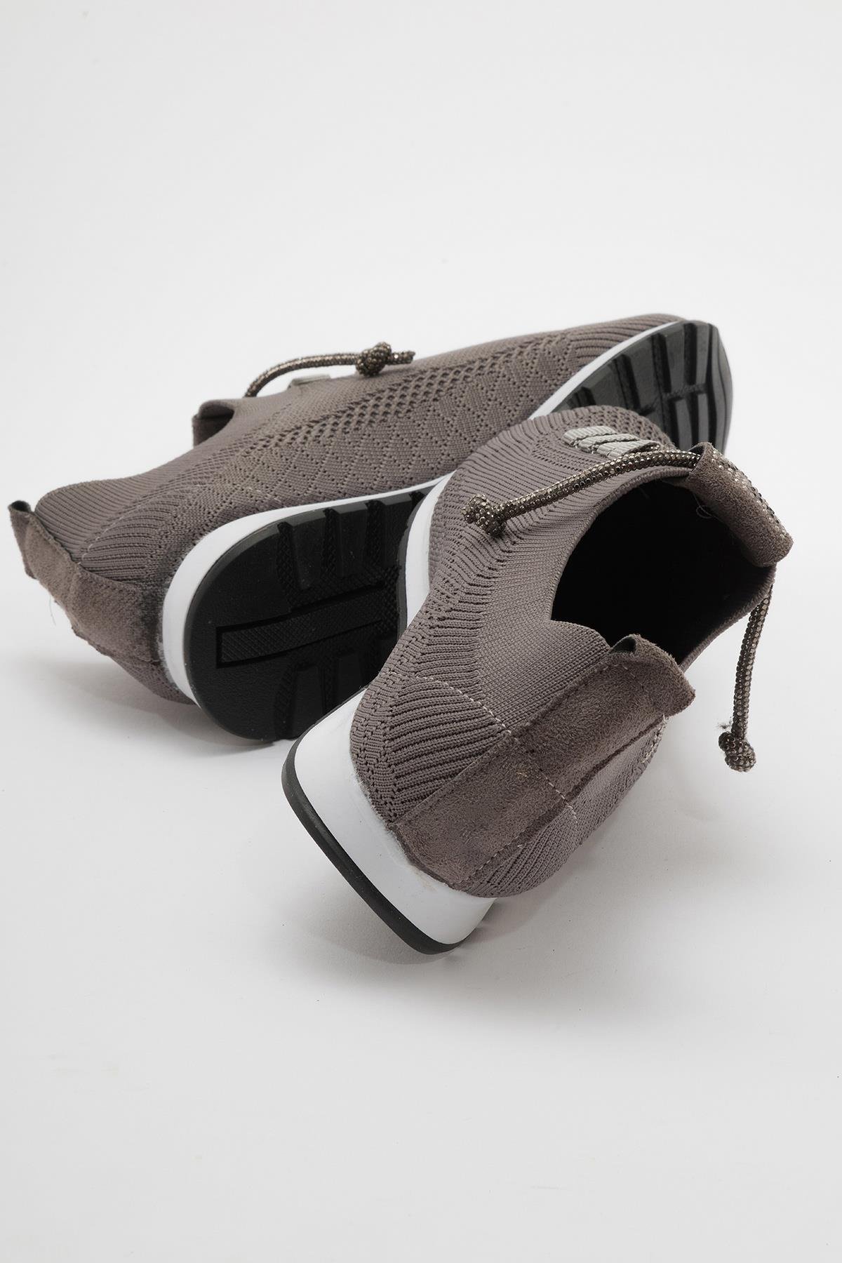 Kaydırmaz Taban Taşlı Kadın Spor Ayakkabı FÜME - Görsel 5