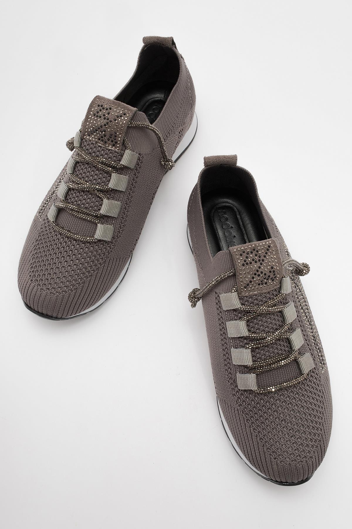 Kaydırmaz Taban Taşlı Kadın Spor Ayakkabı FÜME - Görsel 6