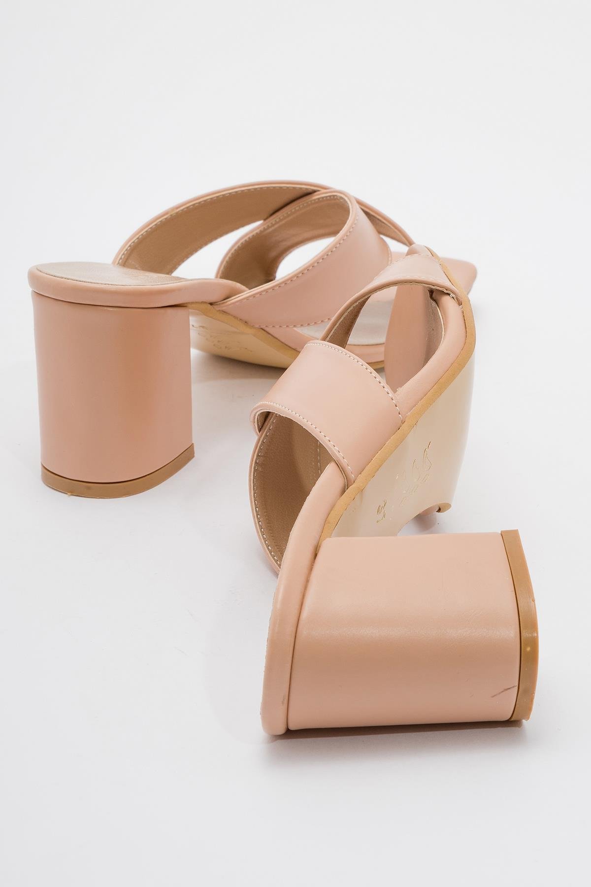 Çapraz Bantlı Topuklu Terlik NUDE CİLT - Görsel 5