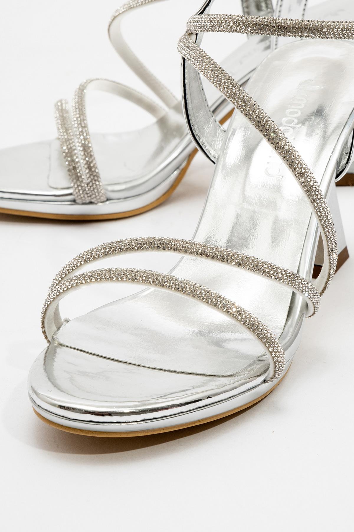 Çapraz Taşlı Kadın Topuklu Sandalet GÜMÜŞ AYNA - Görsel 4