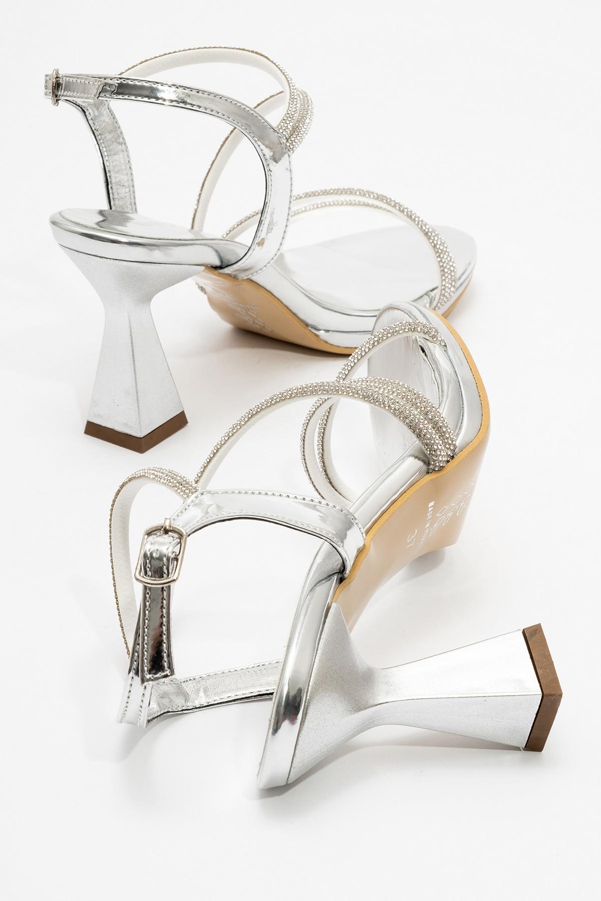 Çapraz Taşlı Kadın Topuklu Sandalet GÜMÜŞ AYNA - Görsel 5