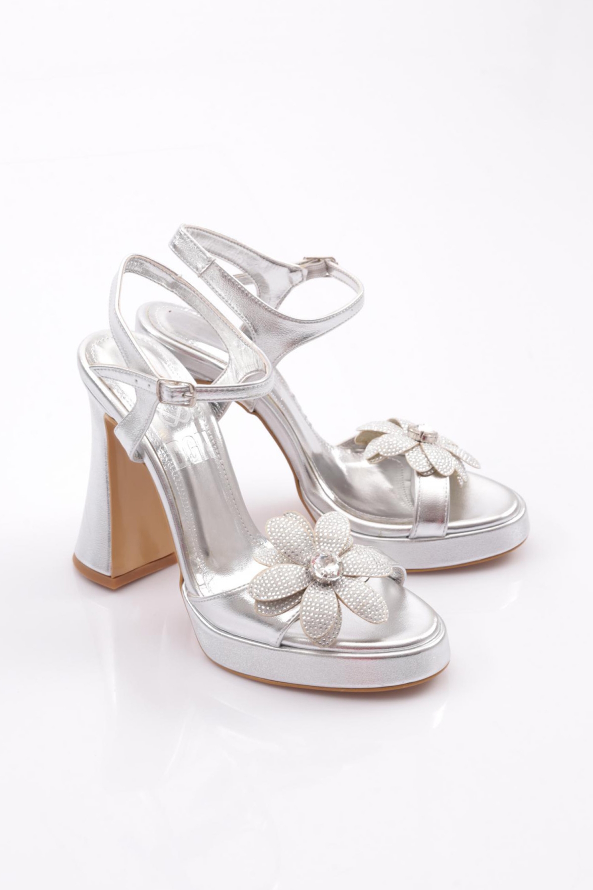 6005 Kadin Çiçek Detayli Topuklu Abiye Ayakkabi - Görsel 3