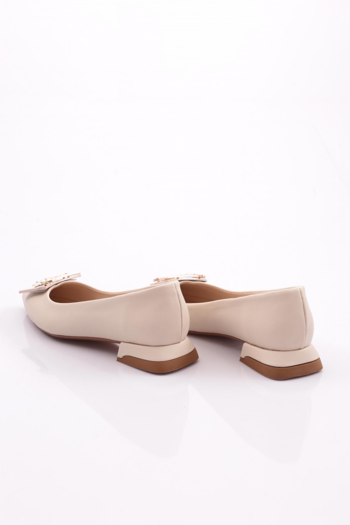 2876 Kadin Yaprak Broşlu Babet - Görsel 4