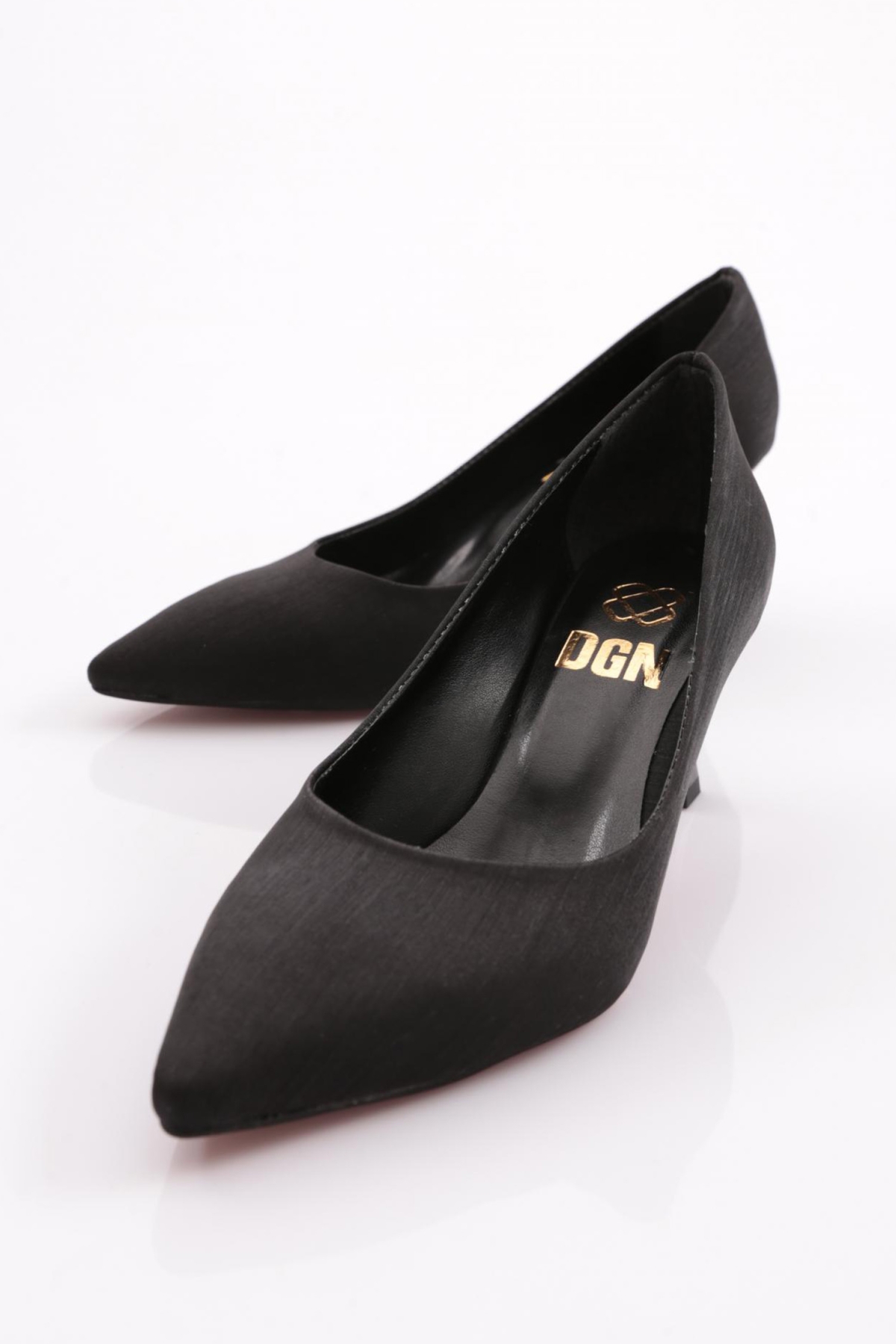 320 Sivri Burun Parmak Dekolteli Topuklu Ayakkabi - Görsel 5