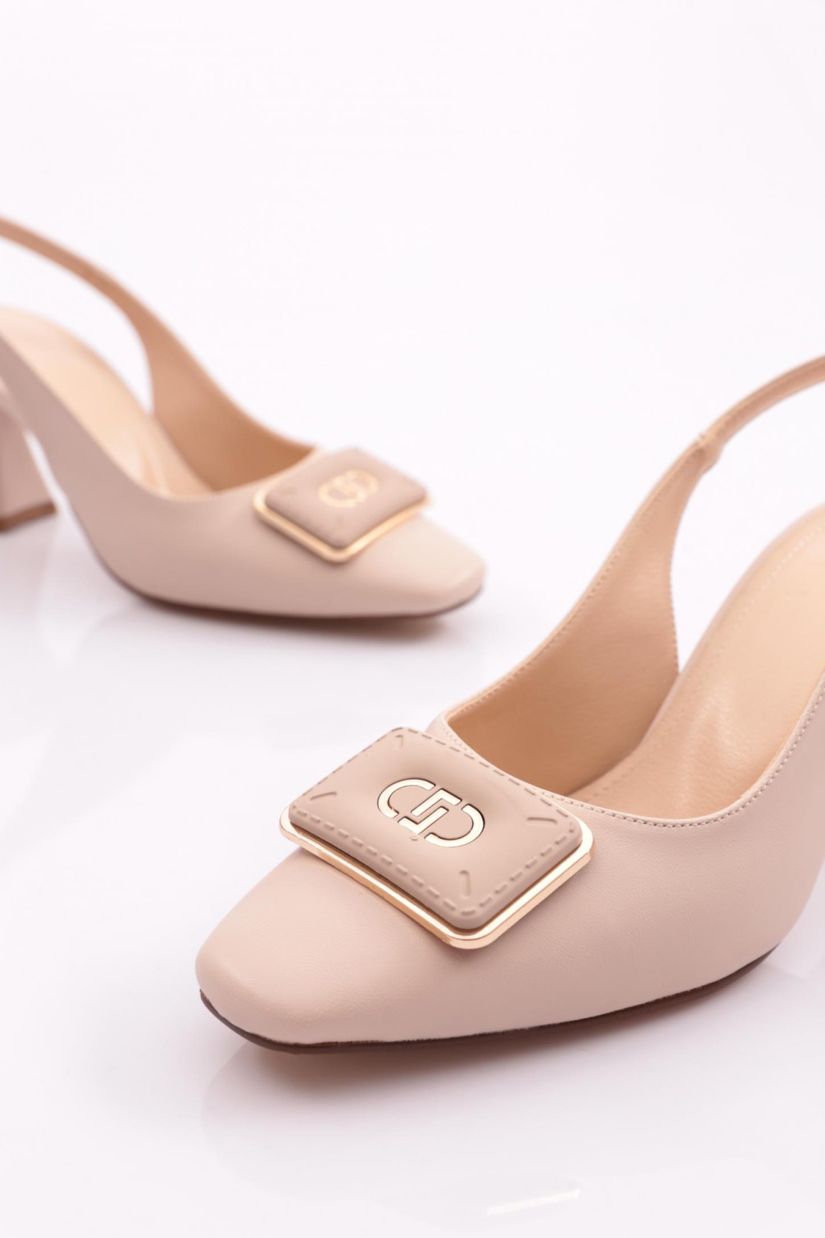 24233 Kadin Arkasi Açik Topuklu Ayakkabi - Görsel 5