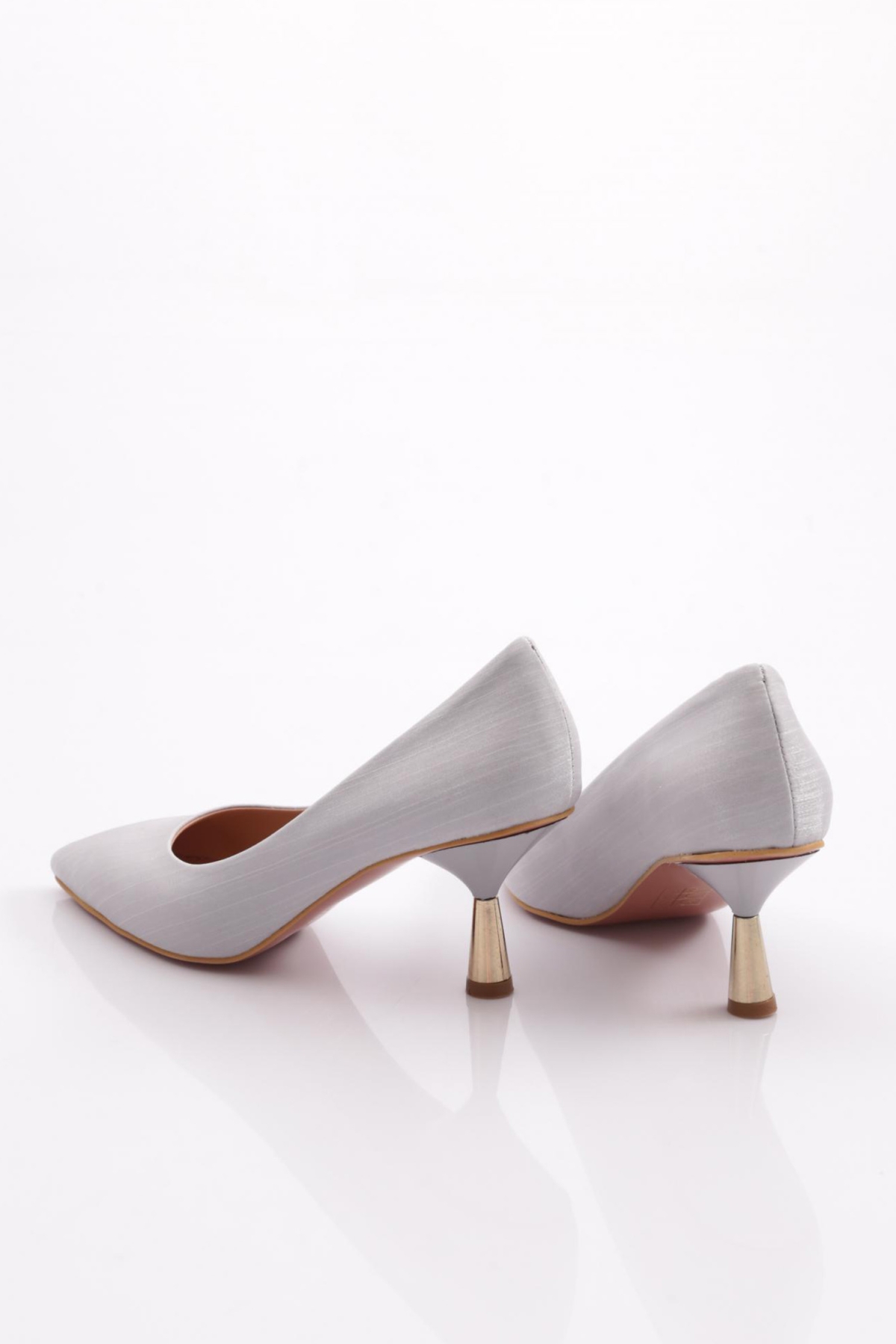 340 Kadin Sivri Burun Parmak Dekolteli Topuklu Ayakkabi - Görsel 4