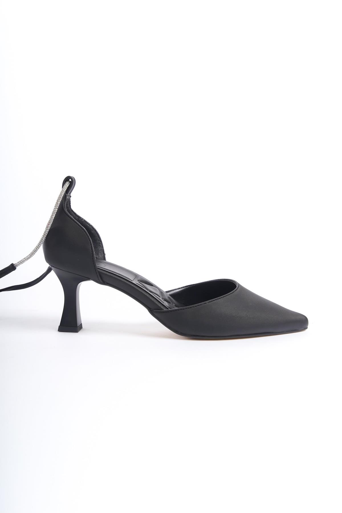 MiniGlossy Siyah Kısa Topuklu Stiletto Gümüş Taşlı Bağlamalı Abiye Ayakkabı - Görsel 3