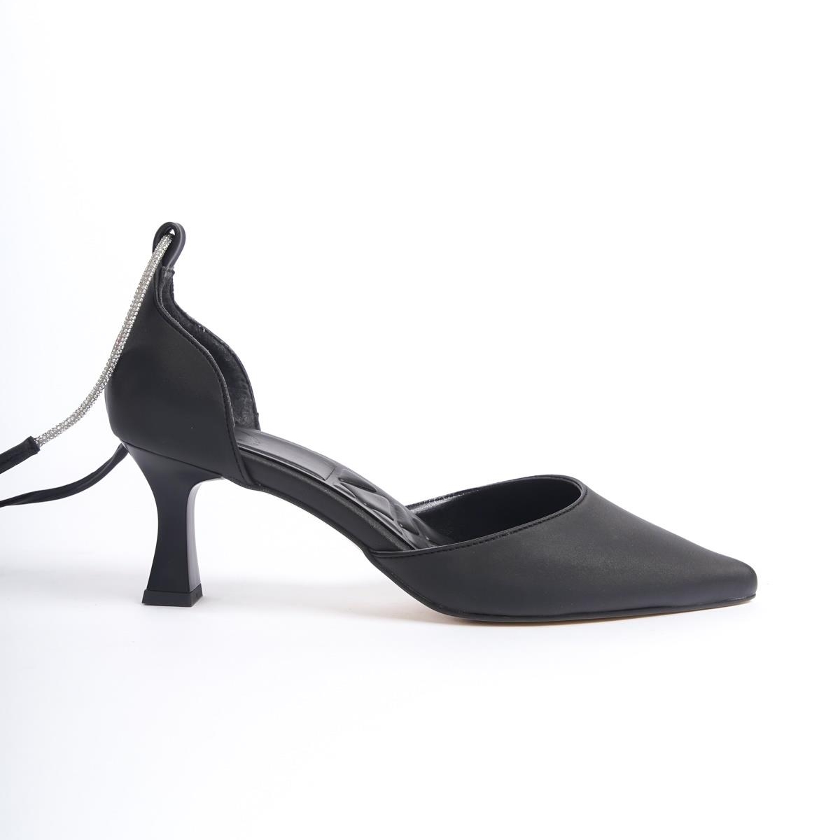 MiniGlossy Siyah Kısa Topuklu Stiletto Gümüş Taşlı Bağlamalı Abiye Ayakkabı - Görsel 4
