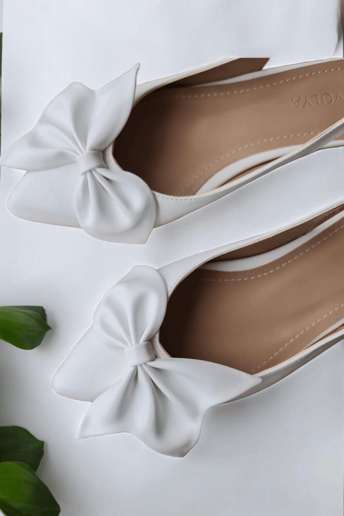 Nunka Beyaz Fiyonklu (2 cm Topuklu) Bilekten Bantlı Sivri Burun Günlük Babet - Görsel 3