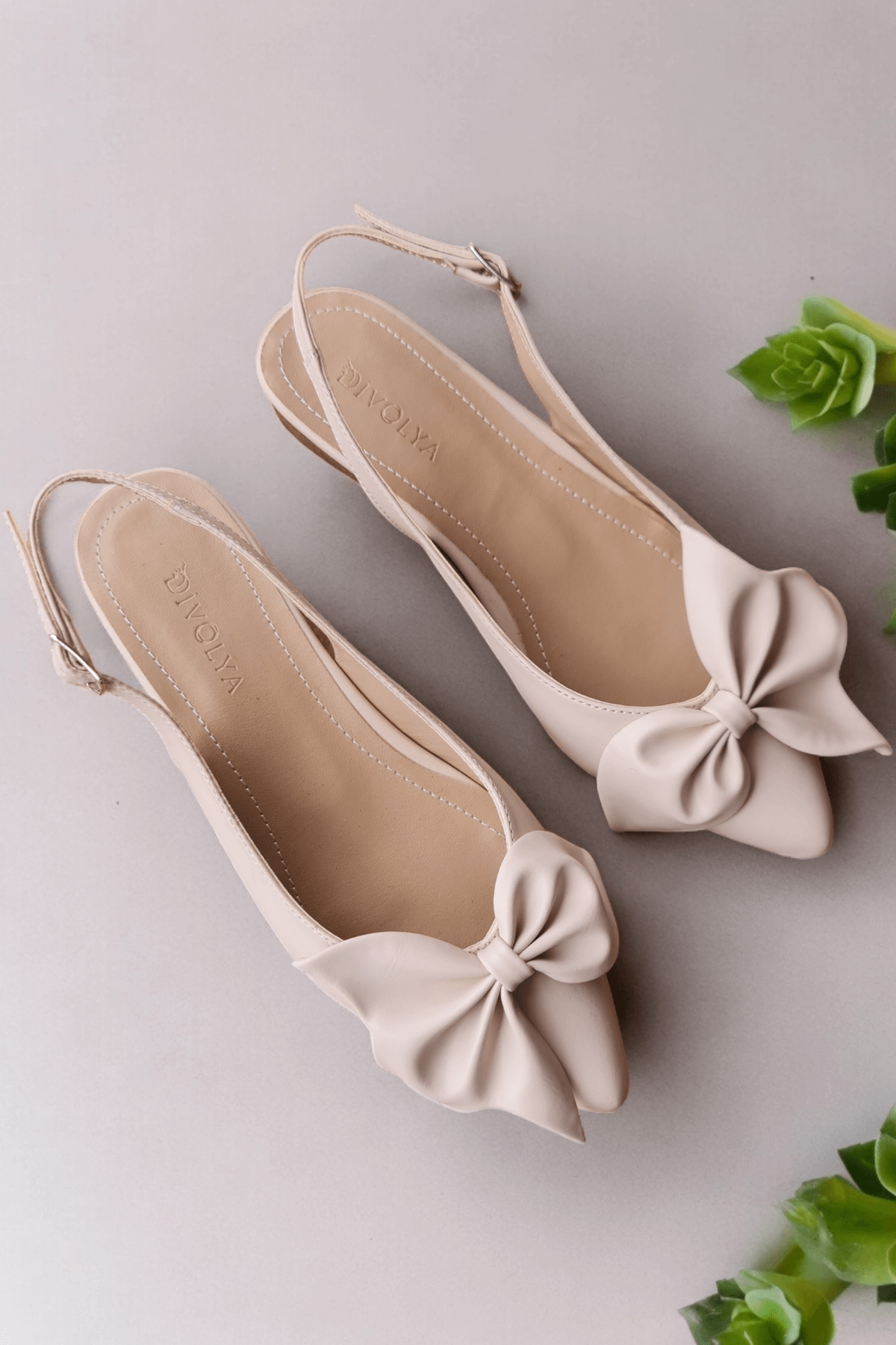 Nunka Bej Fiyonklu (2 cm Topuklu) Bilekten Bantlı Sivri Burun Günlük Babet - Görsel 2