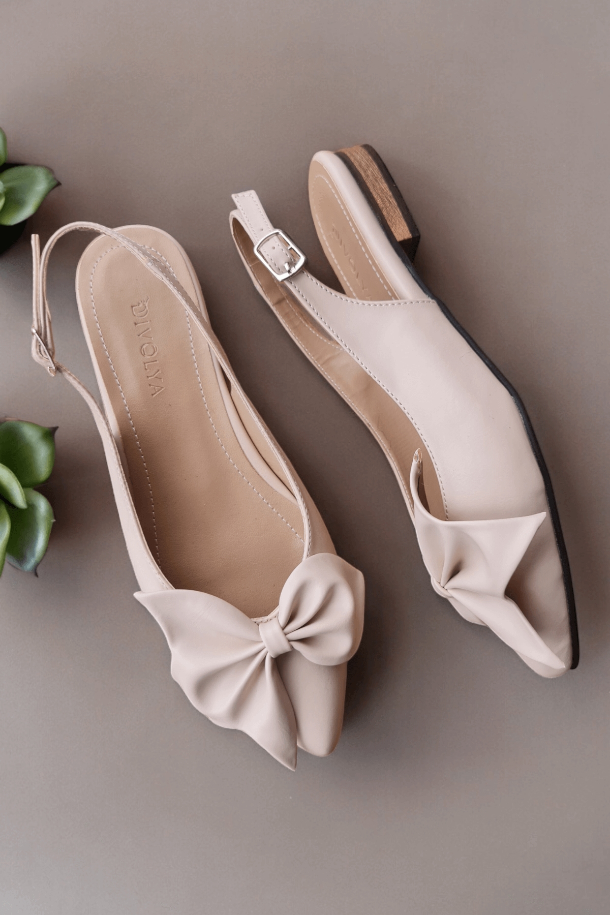 Nunka Bej Fiyonklu (2 cm Topuklu) Bilekten Bantlı Sivri Burun Günlük Babet - Görsel 4