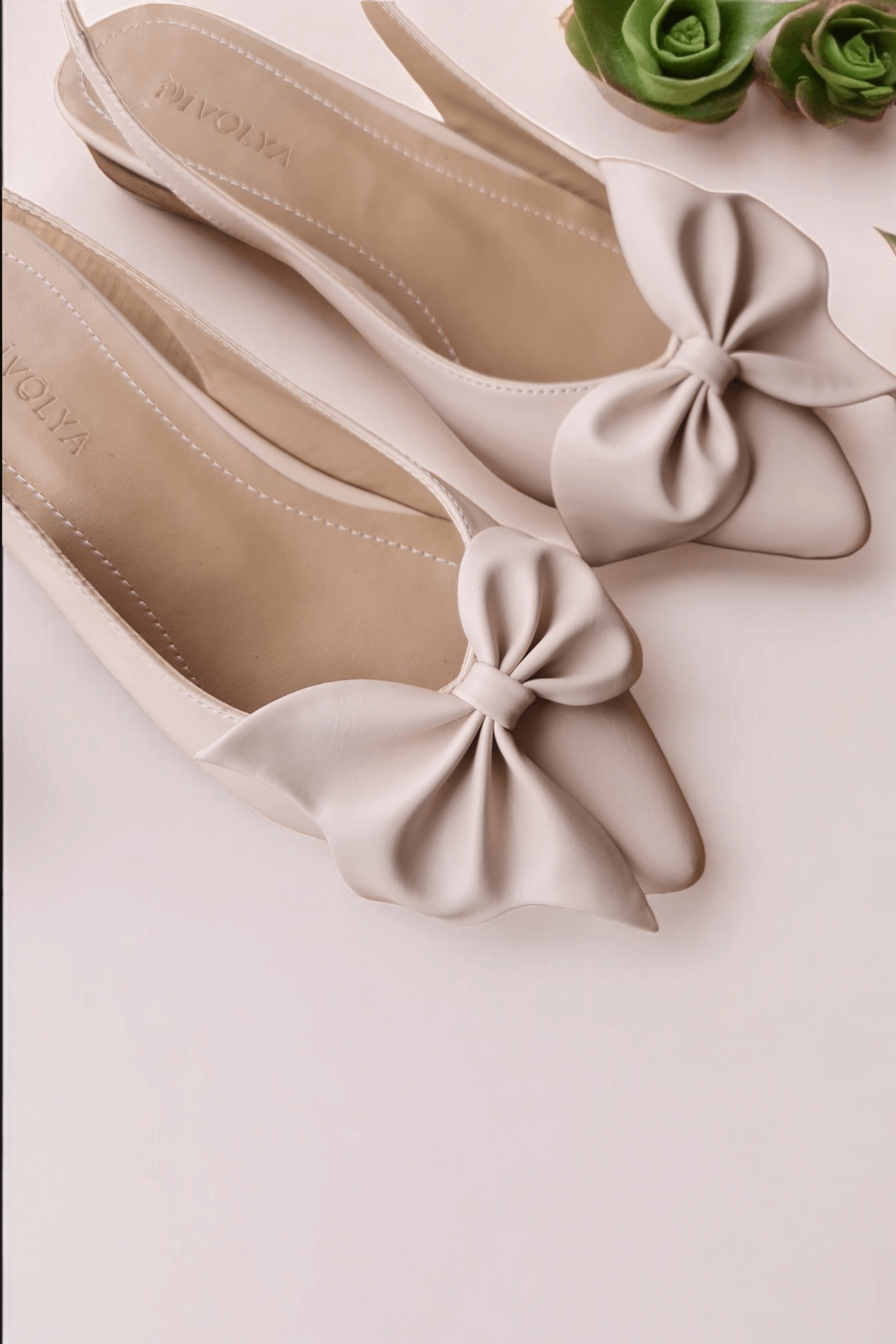 Nunka Bej Fiyonklu (2 cm Topuklu) Bilekten Bantlı Sivri Burun Günlük Babet - Görsel 5