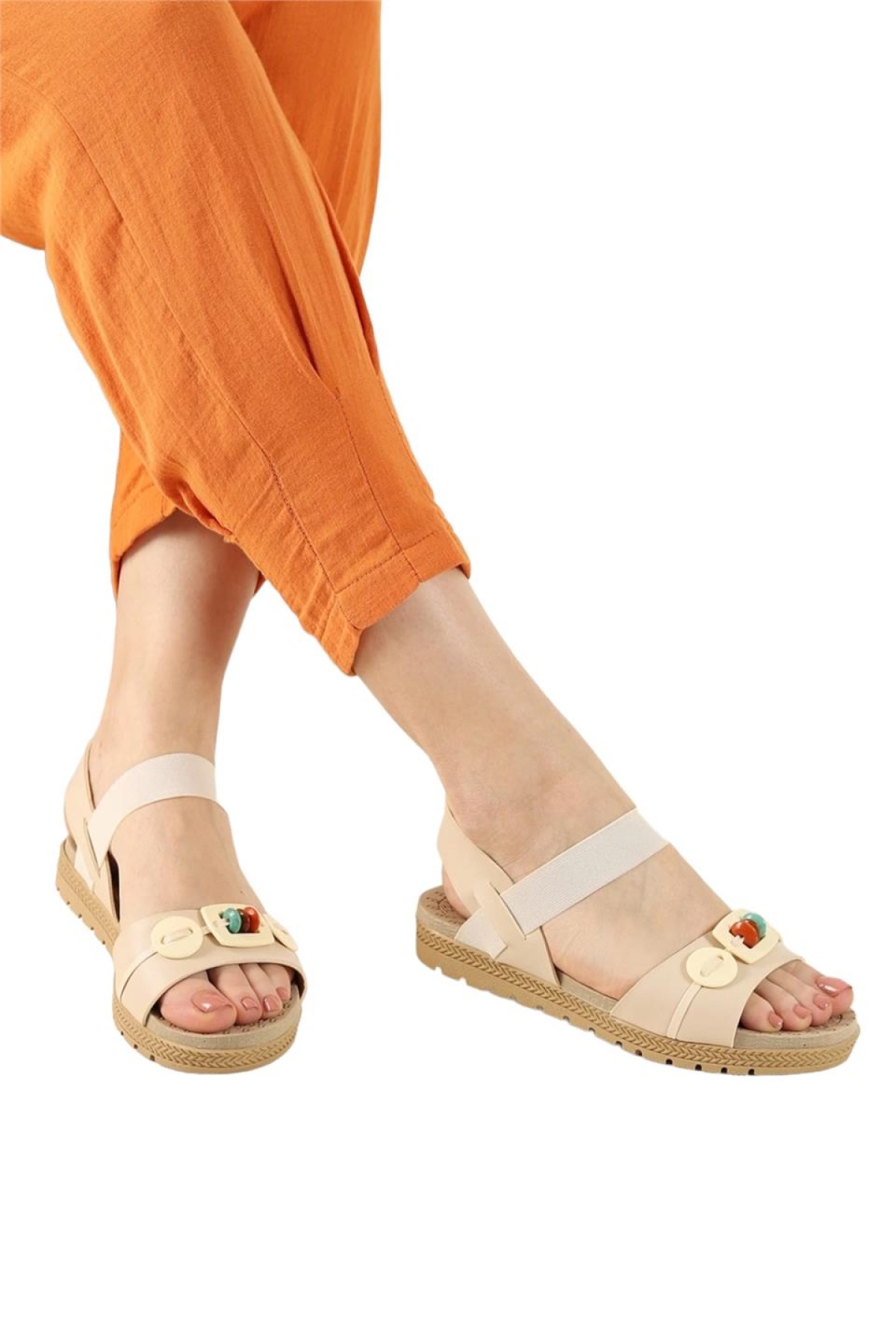Lastikli Boncuk Detaylı Günlük Kadın Sandalet BEJ - Görsel 3
