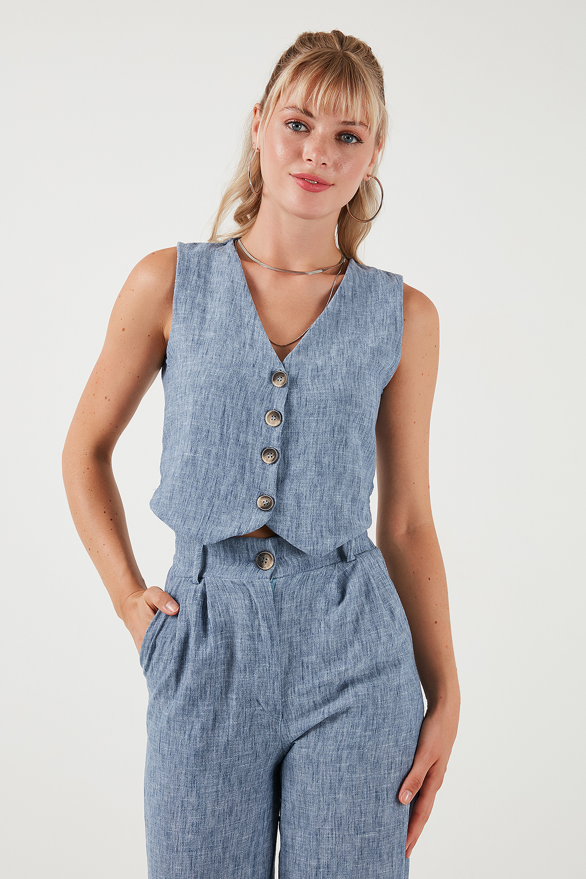 https://floimages.mncdn.com/media/catalog/product/24-06/03/201231169-3-1717393187.jpg