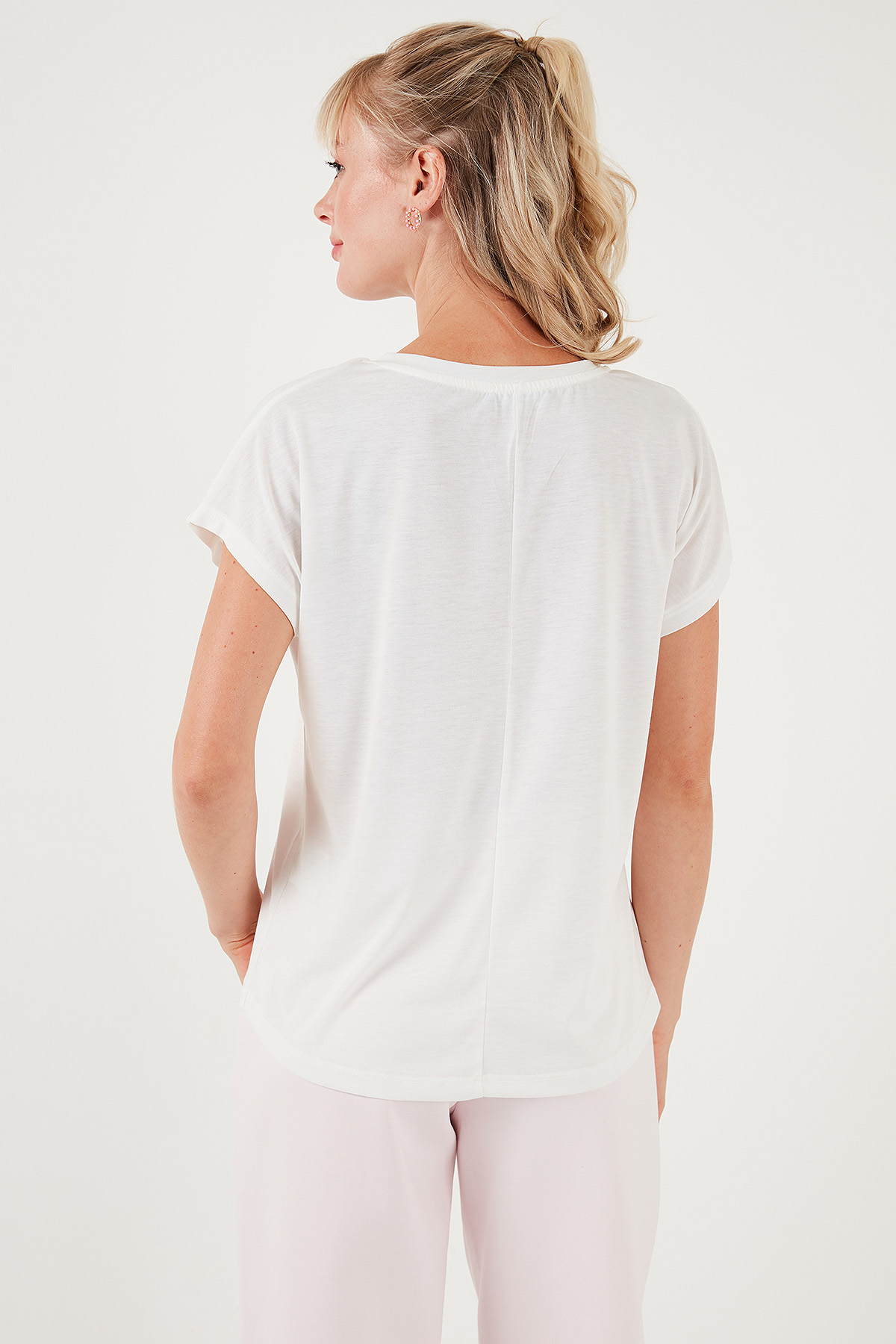 https://floimages.mncdn.com/media/catalog/product/24-06/03/201231170-5-1717393192.jpg