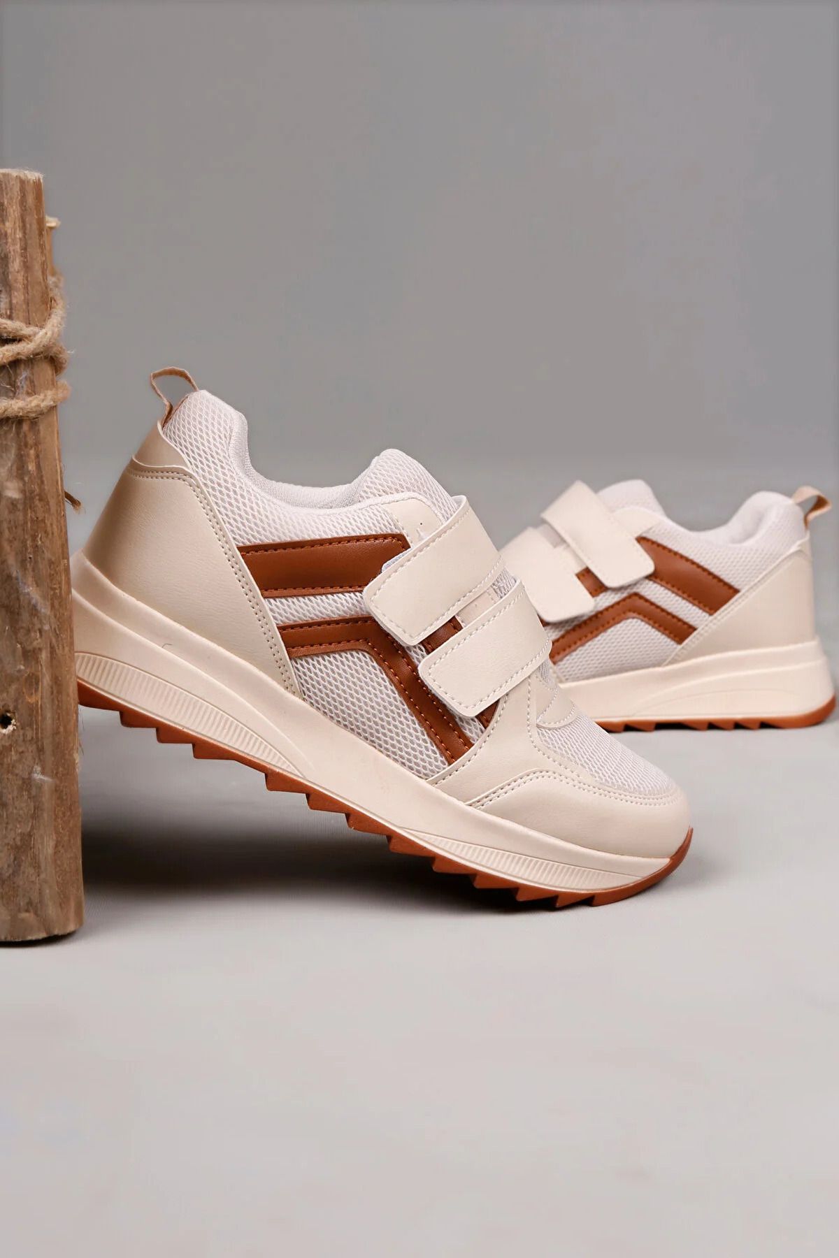 Sararmaz Taban Cırtlı Spor Ayakkabı - Görsel 3