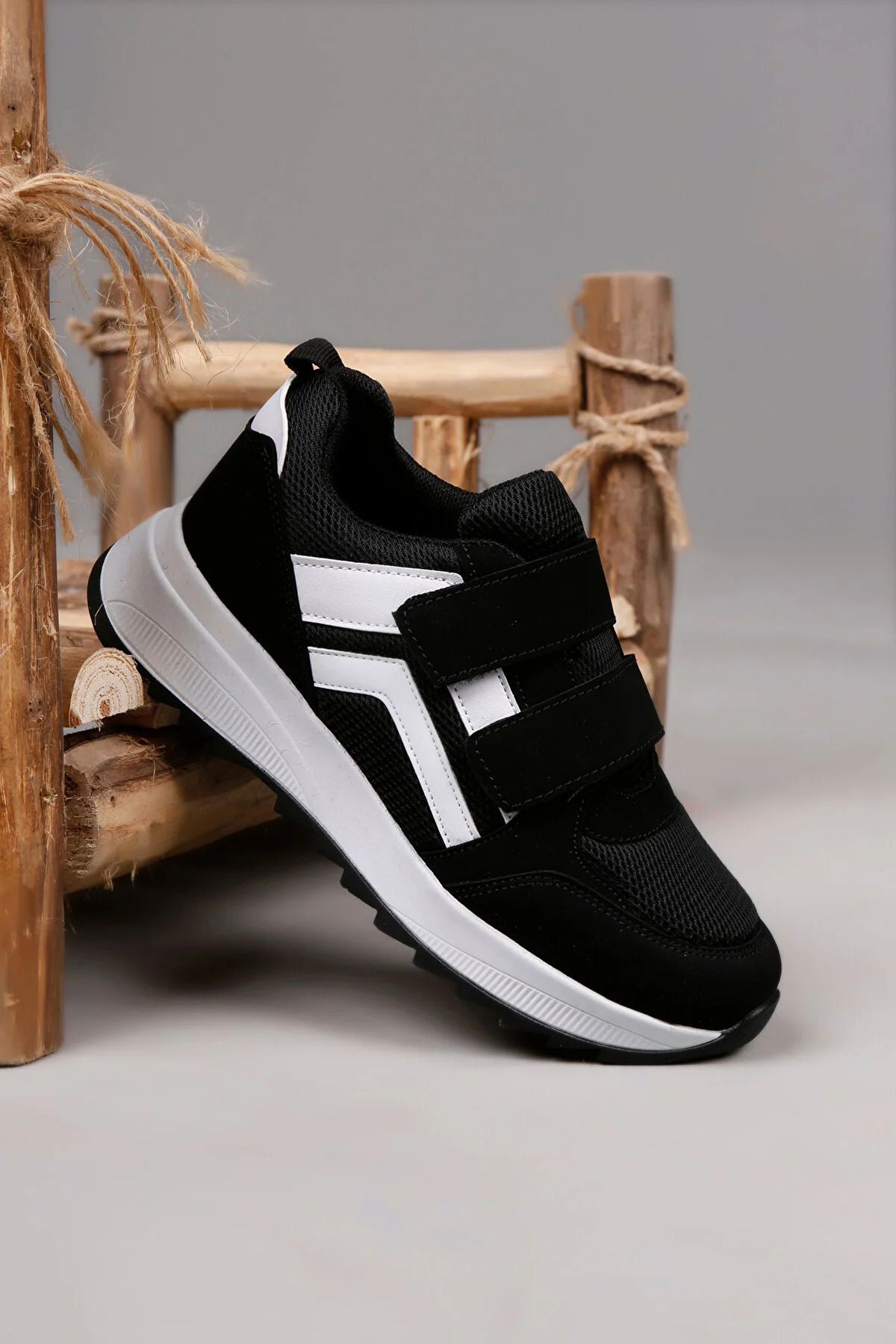 Sararmaz Taban Cırtlı Spor Ayakkabı - Görsel 2