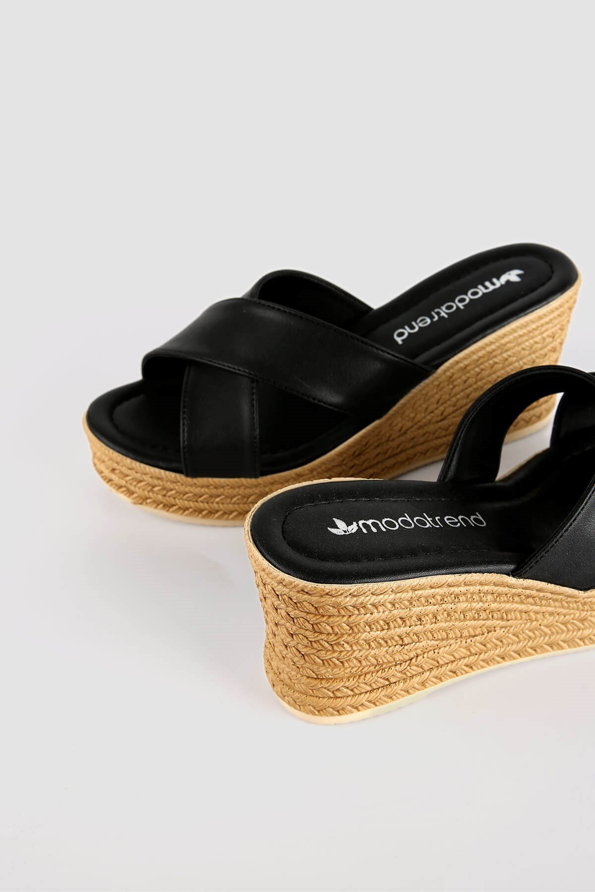 Kadın Çapraz Bantlı Dolgu Topuklu Terlik SİYAH CİLT - Görsel 4