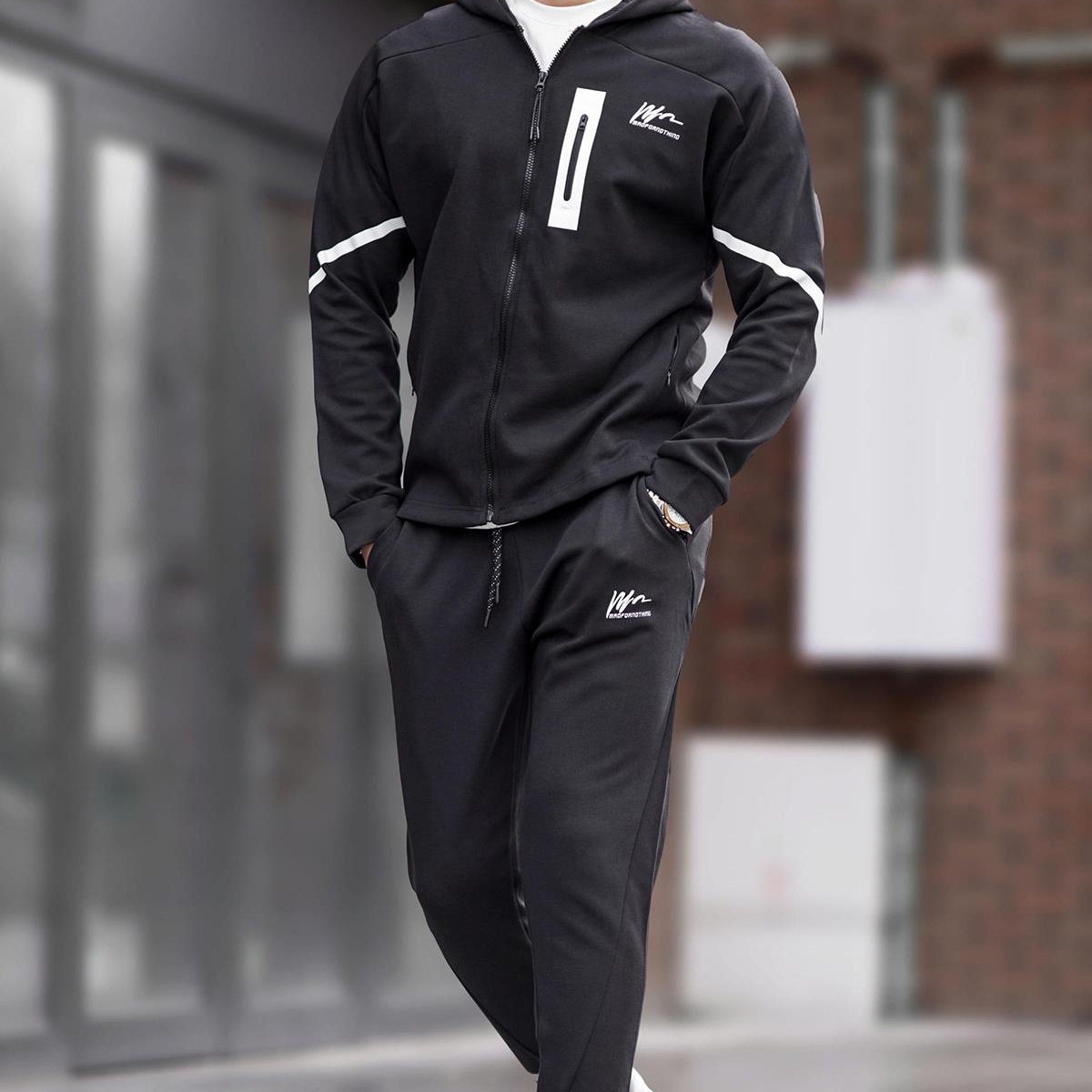 201241809-1.jpg