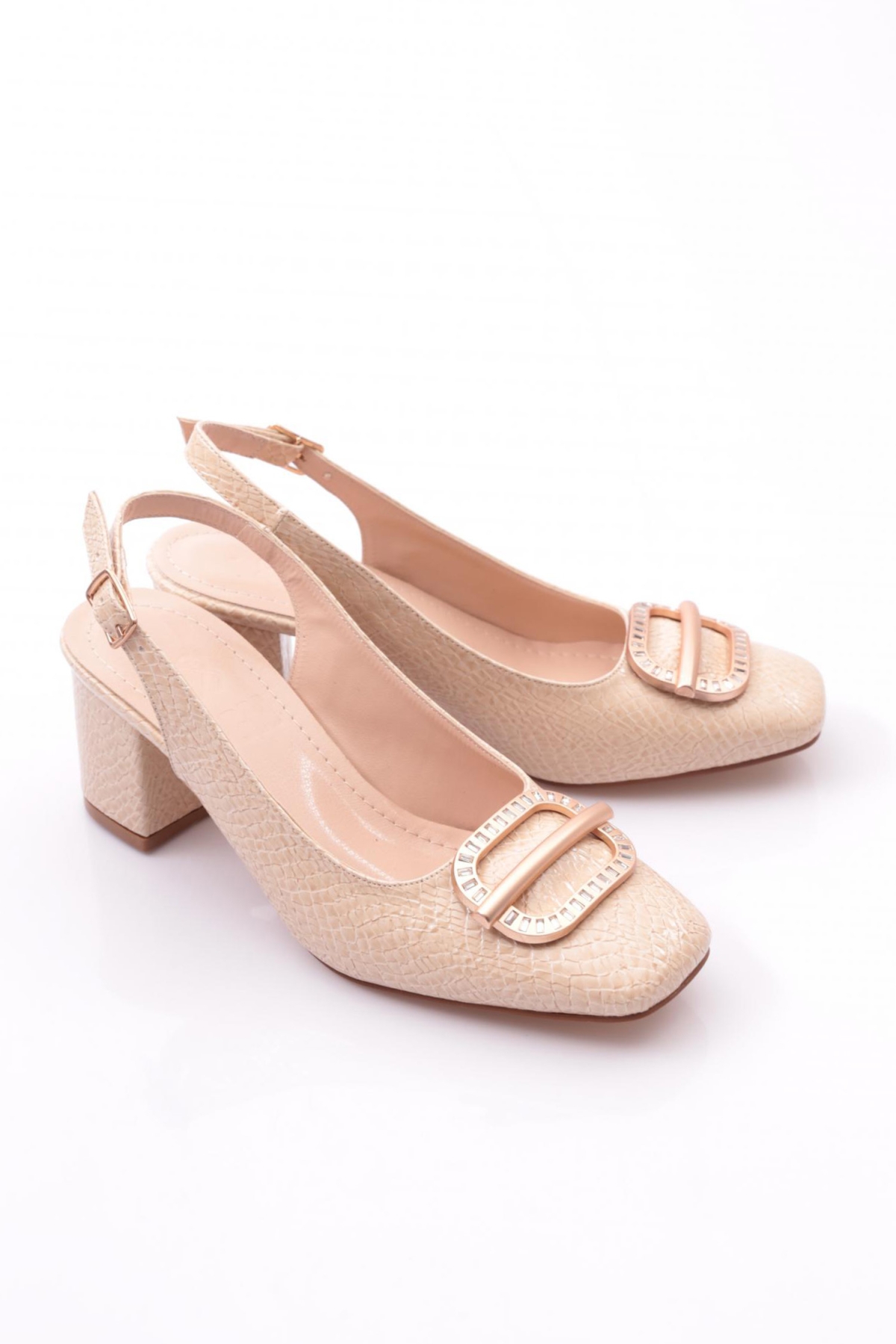K661 Kadin Arkasi Açik Metal Aksesuarli Topuklu Ayakkabi - Görsel 3