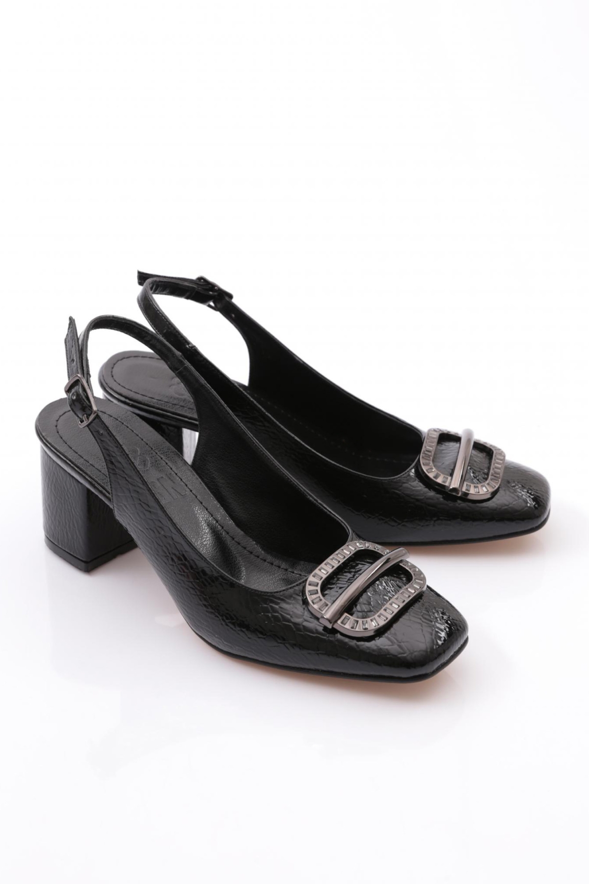 K661 Kadin Arkasi Açik Metal Aksesuarli Topuklu Ayakkabi - Görsel 3