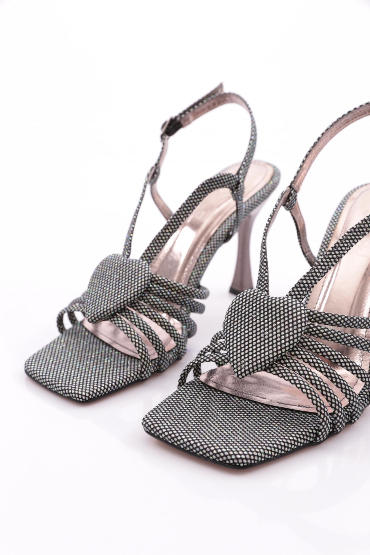 4031 Kalp Desenli Topuklu Ayakkabi - Görsel 5